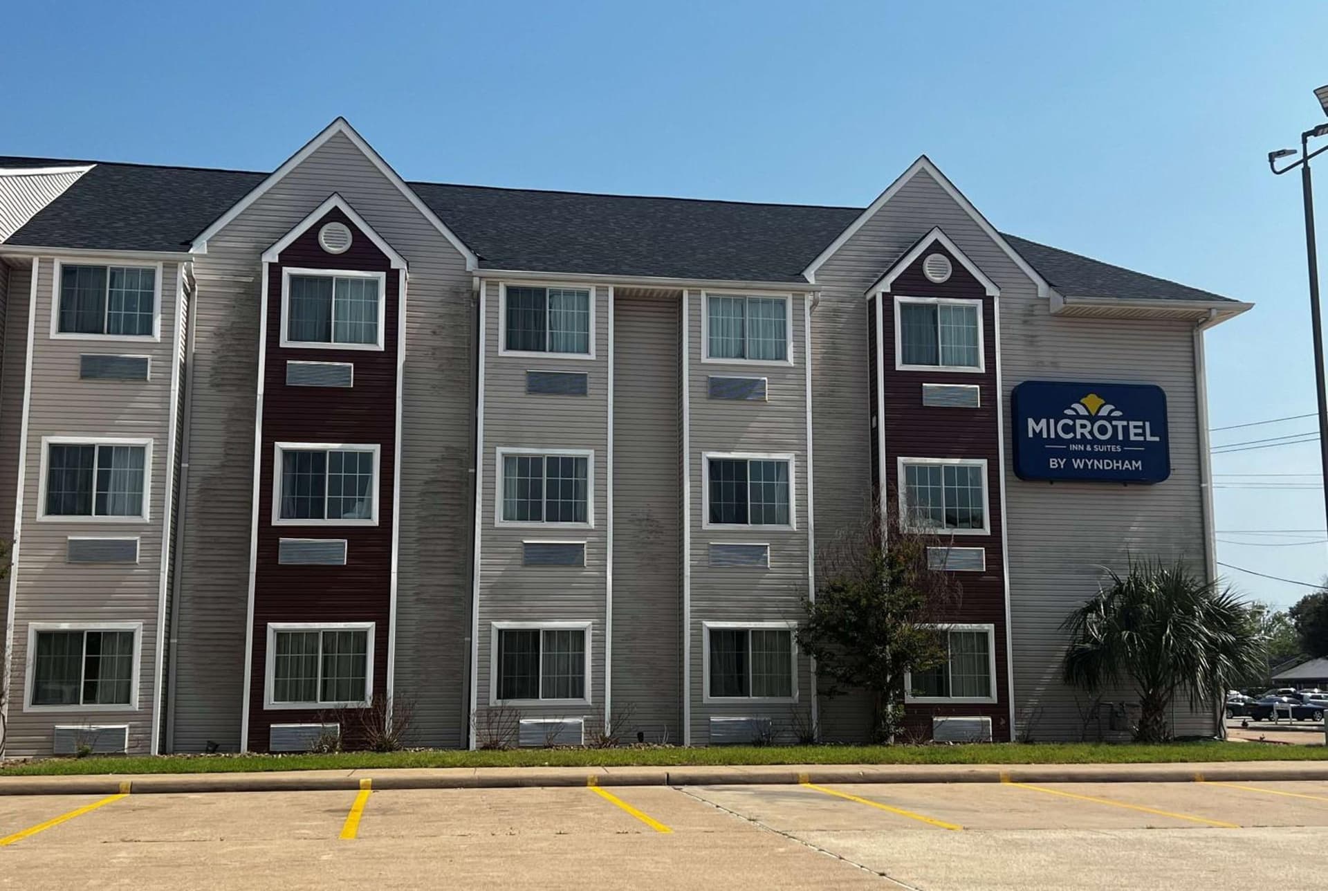 Microtel Inn & Suites by Wyndham Houston/Webster/Nasa/Clearlake featured exterior or lobby in Nassau Bay, TX — similar hotel