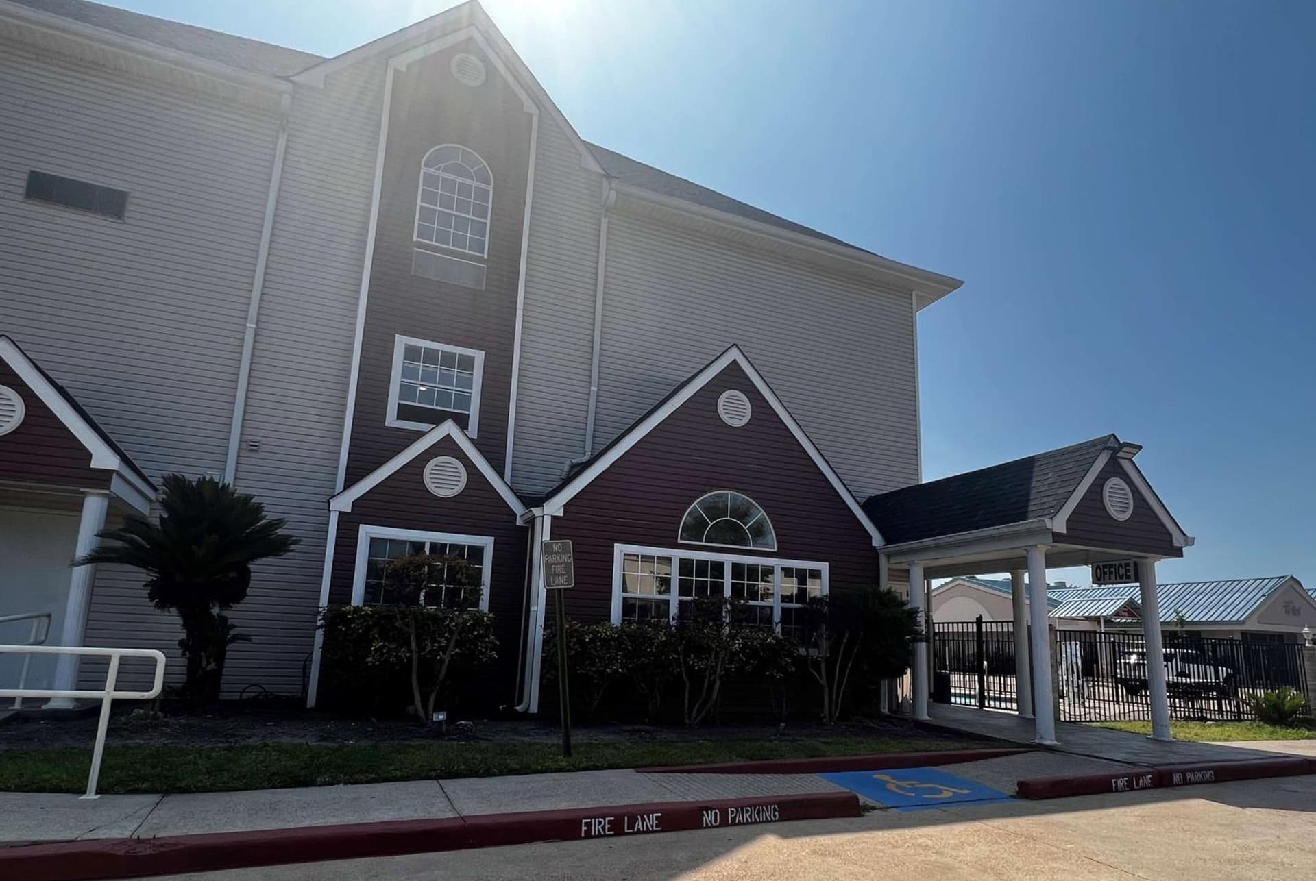 Microtel Inn & Suites by Wyndham Houston/Webster/Nasa/Clearlake property views in Nassau Bay, TX — gallery photo 3