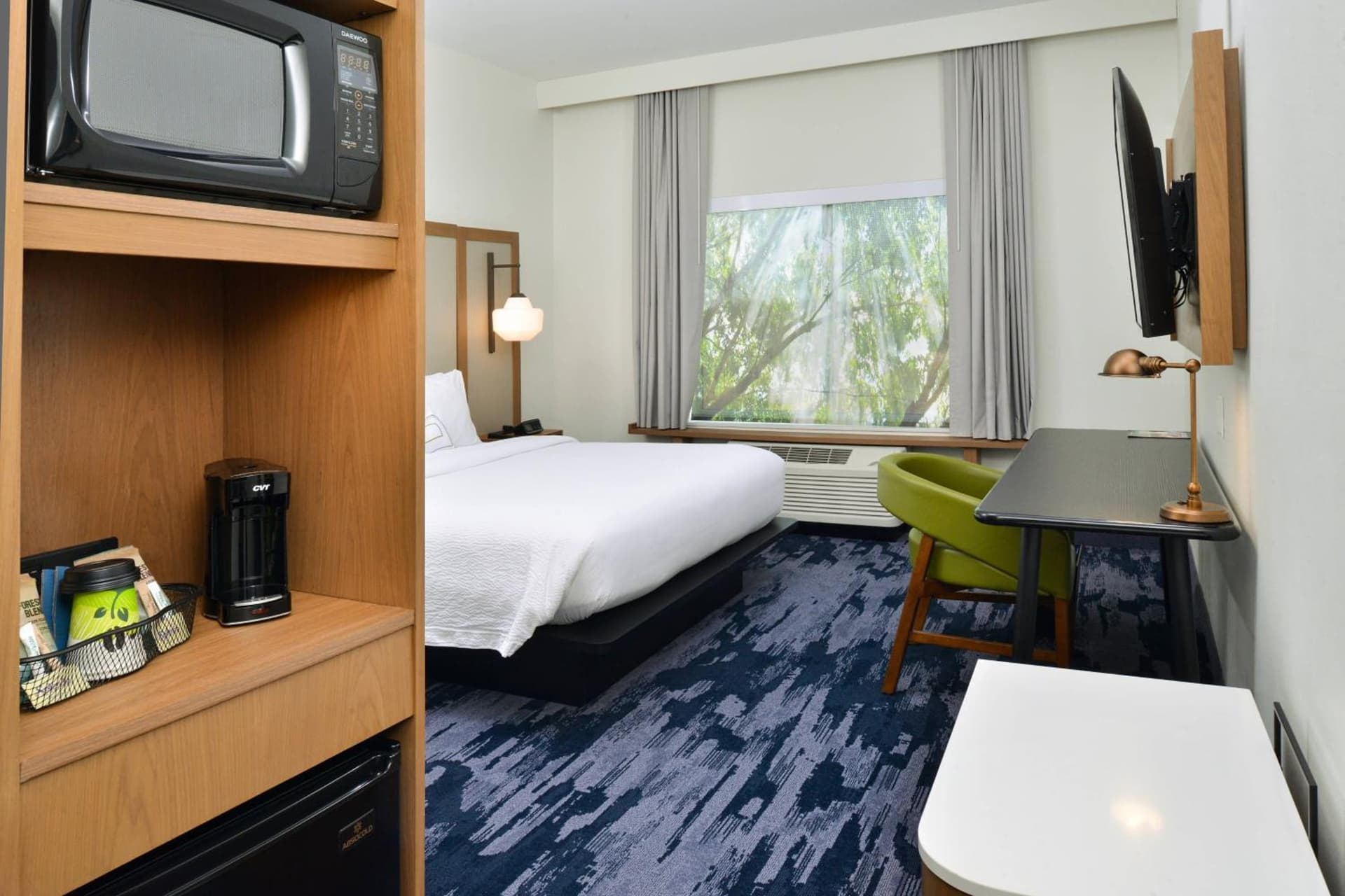 Fairfield Inn & Suites by Marriott Charlotte University Research Park interior in Charlotte, NC — gallery photo 2