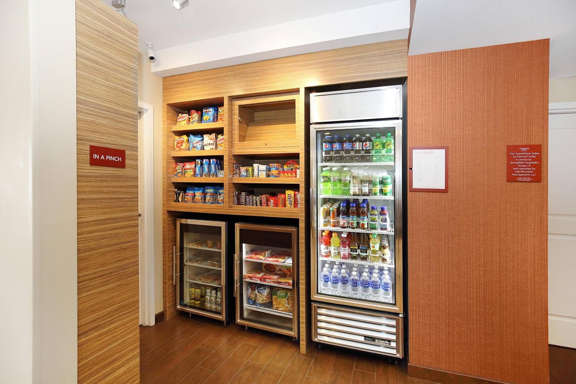 TownePlace Suites by Marriott Grove City Mercer/Outlets interior in Grove City, PA — gallery photo 2