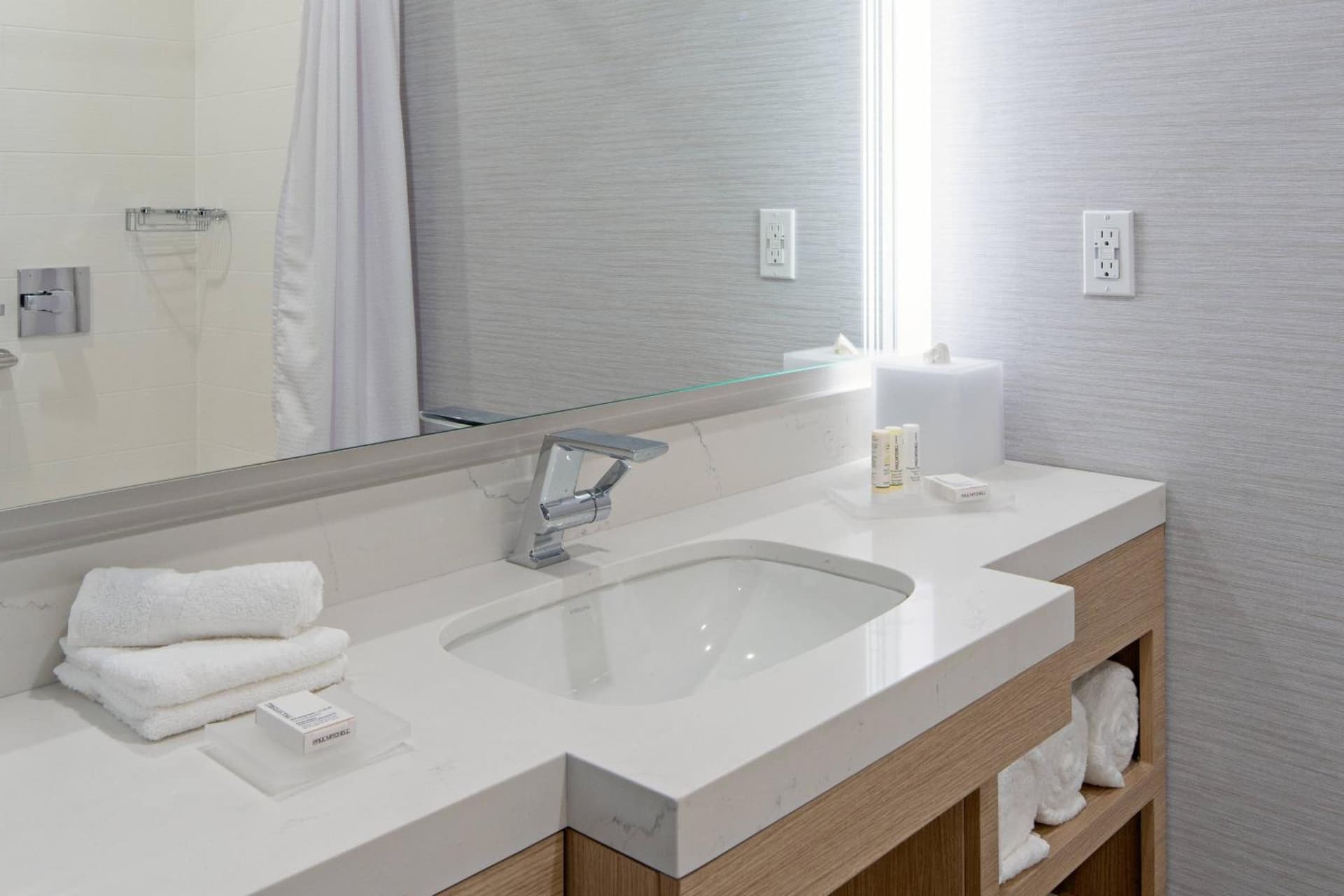 SpringHill Suites by Marriott Valencia gallery photo in Valencia, CA — image 13