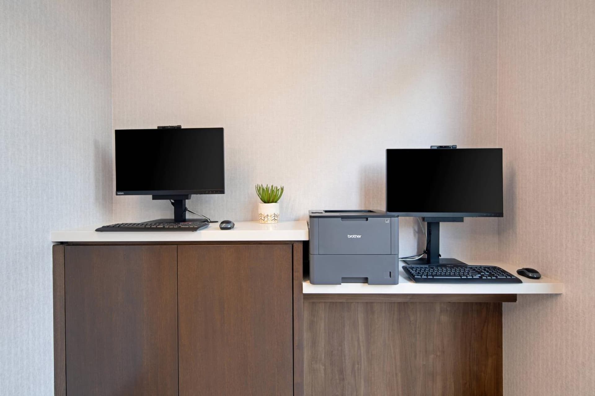 SpringHill Suites by Marriott Valencia gallery photo in Valencia, CA — image 7