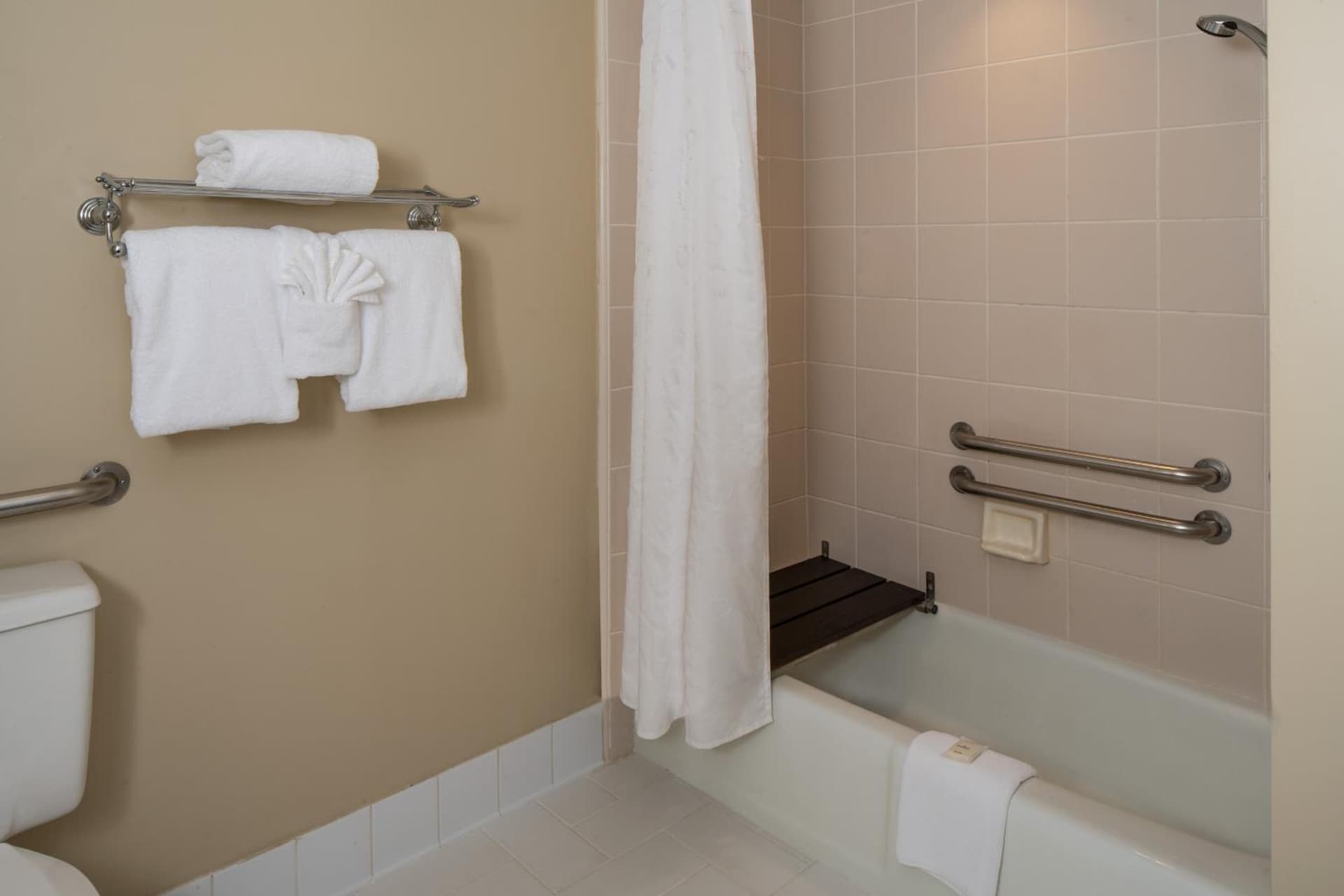 Sheraton Suites Fort Lauderdale at Cypress Creek gallery photo in Fort Lauderdale, FL — image 8