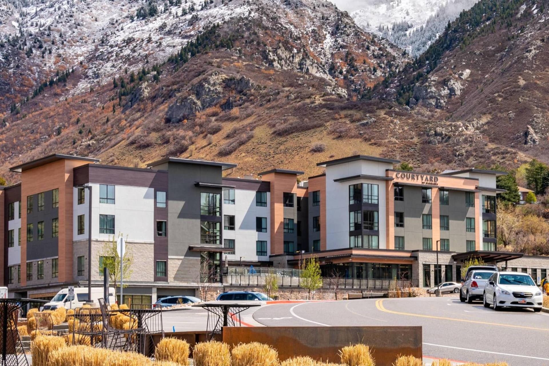 Courtyard by Marriott Salt Lake City Cottonwood interior in Cottonwood Heights, UT — gallery photo 2