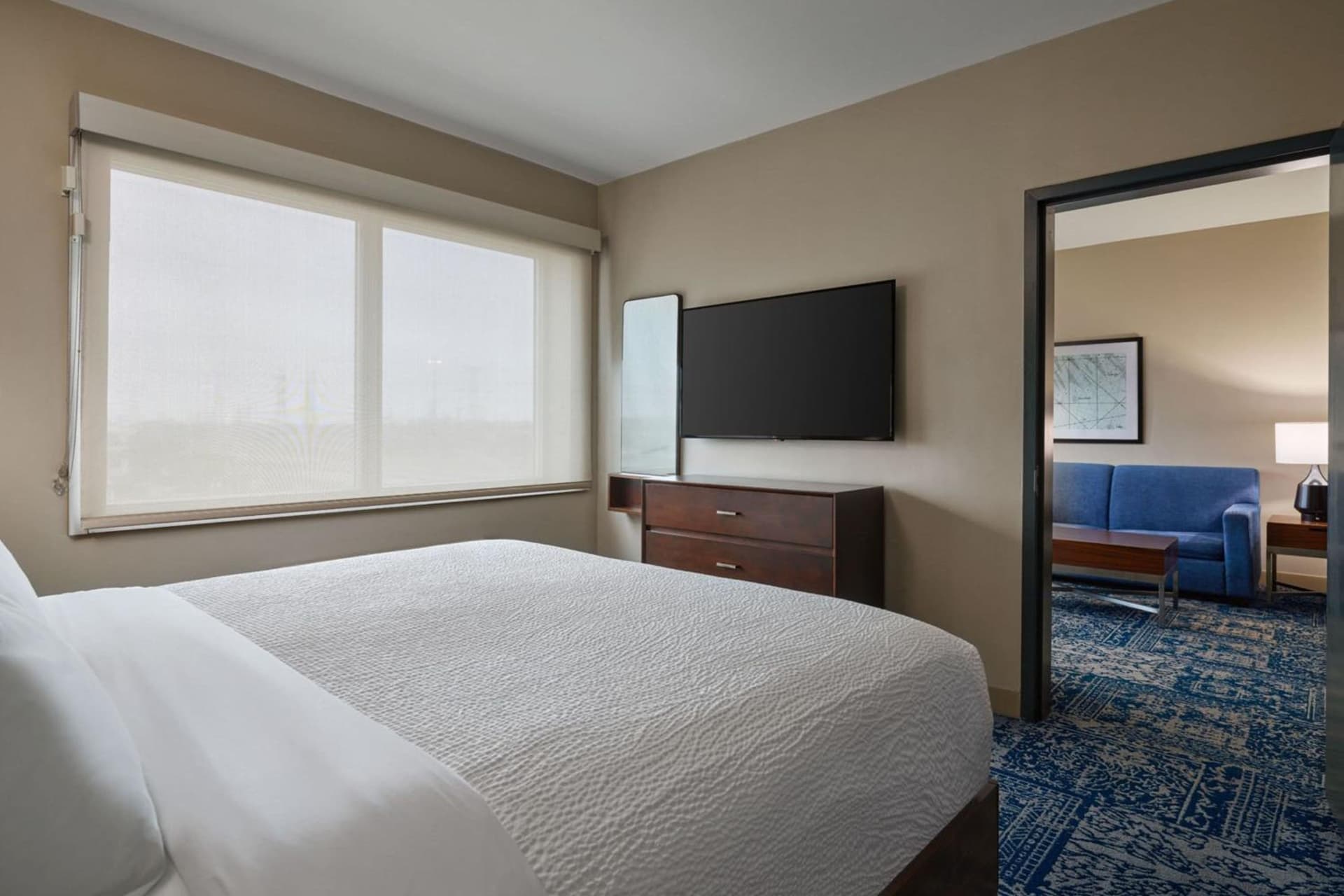 Four Points by Sheraton Houston Intercontinental Airport property views in Houston, TX — gallery photo 3
