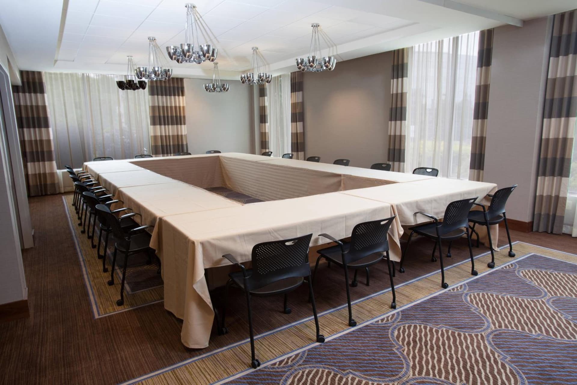Sheraton Pittsburgh Airport Hotel gallery photo in Coraopolis, PA — image 4