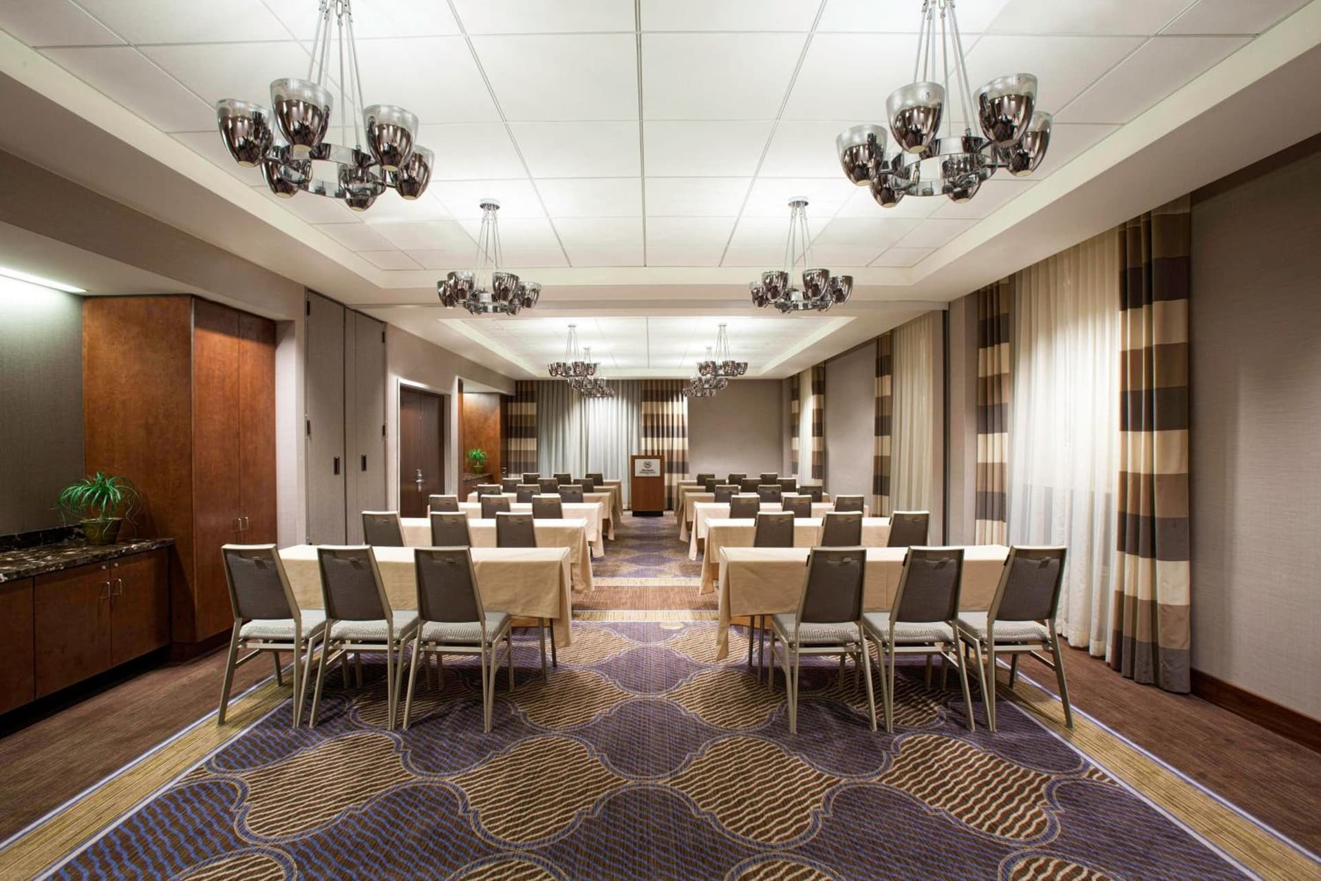 Sheraton Pittsburgh Airport Hotel gallery photo in Coraopolis, PA — image 5
