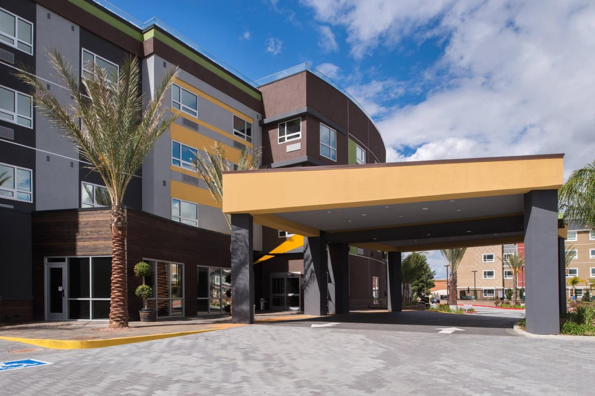 Courtyard by Marriott Temecula Murrieta interior in Murrieta, CA — gallery photo 2