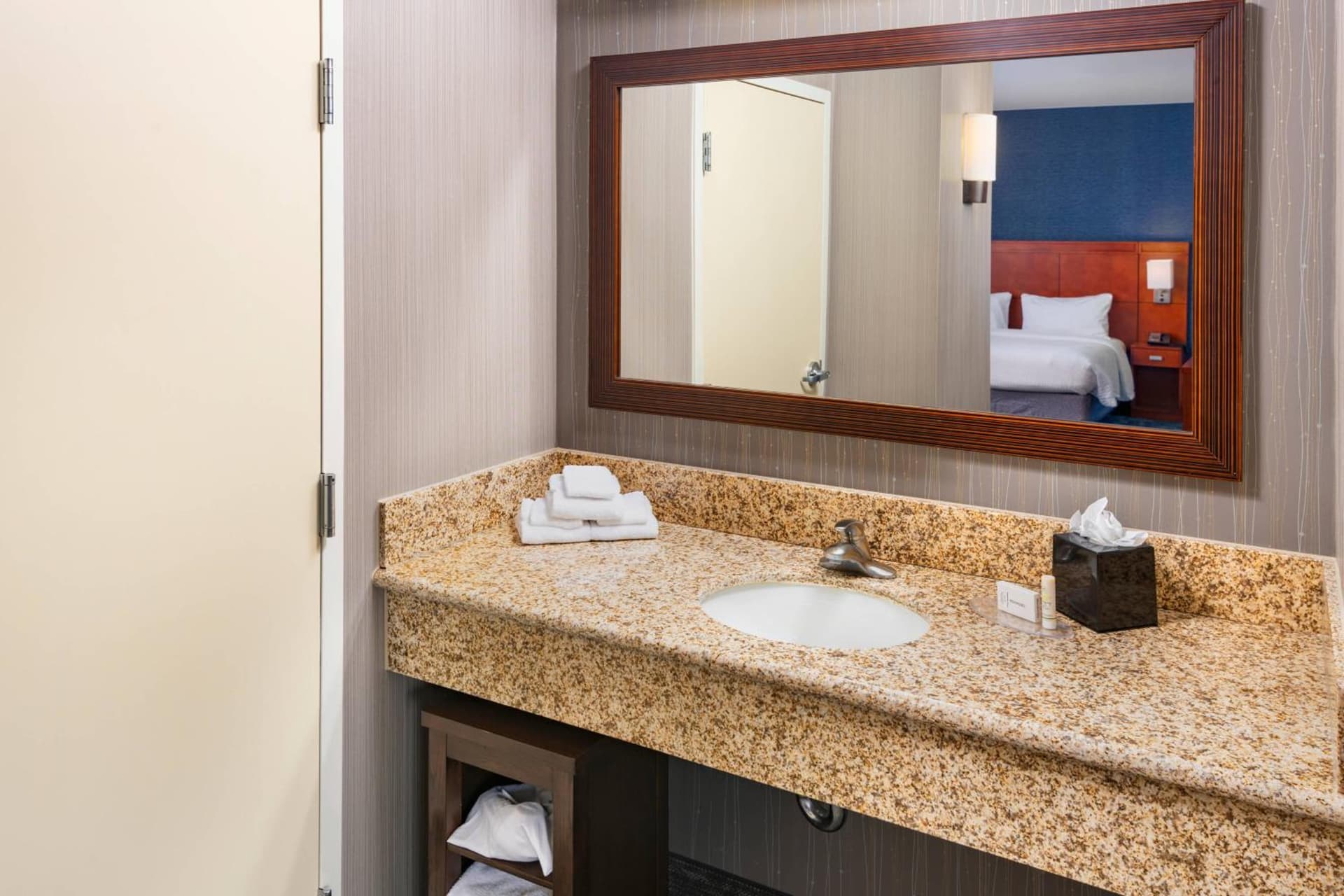 Courtyard by Marriott Santa Ana Orange County gallery photo in Santa Ana, CA — image 14