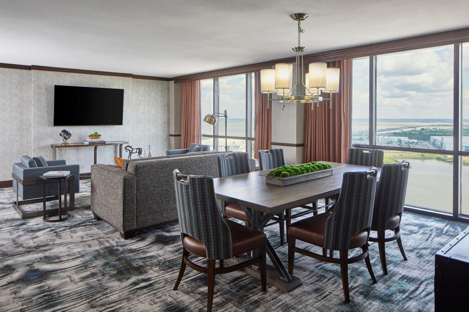 Renaissance Mobile Riverview Plaza Hotel interior in Mobile, AL — gallery photo 2