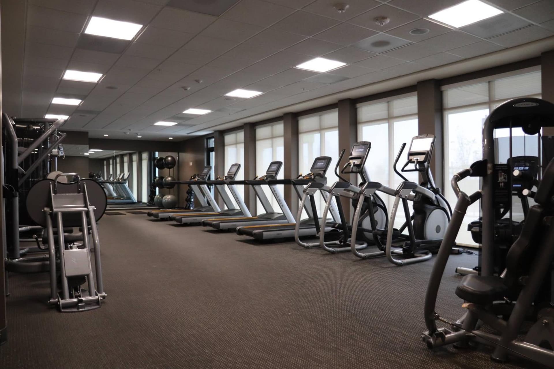 Courtyard by Marriott Portland East gallery photo in Portland, OR — image 33