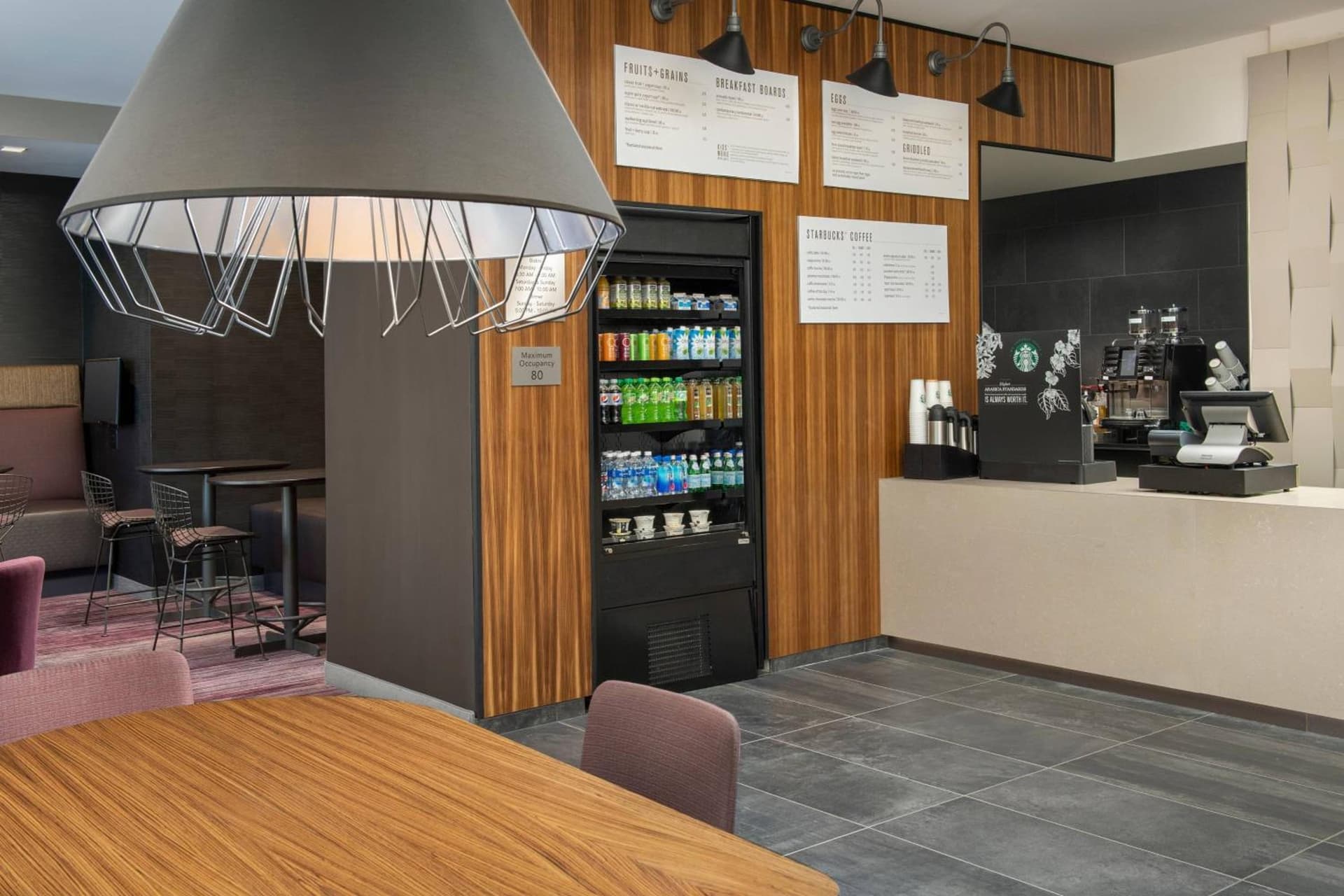 Courtyard by Marriott Portland East gallery photo in Portland, OR — image 9