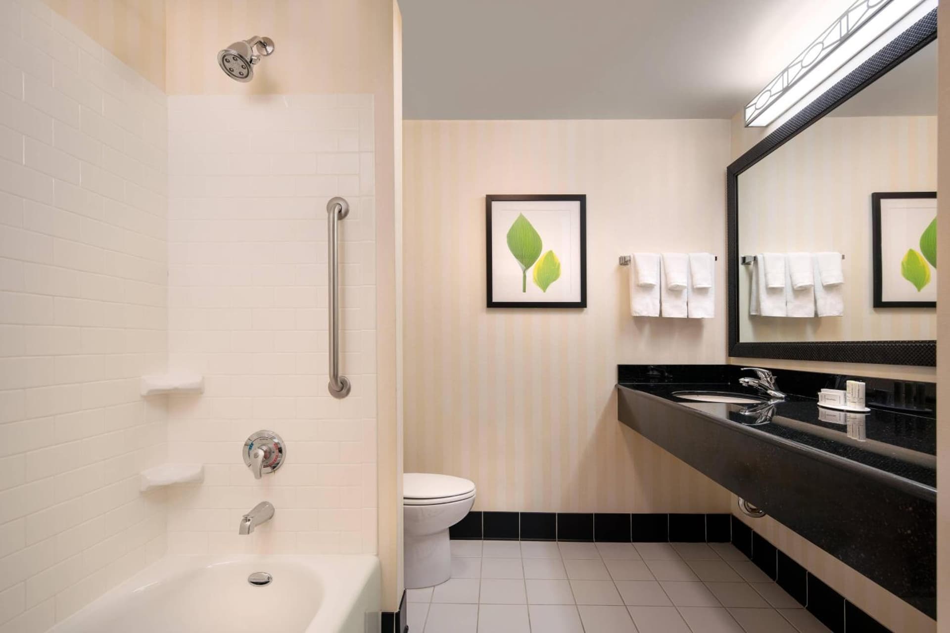 Fairfield Inn & Suites Redding gallery photo in Redding, CA — image 23
