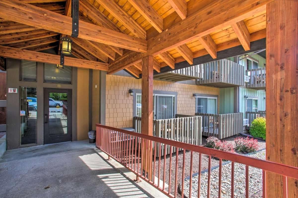 Stoneridge Resort featured exterior or lobby in Blanchard, ID — similar hotel
