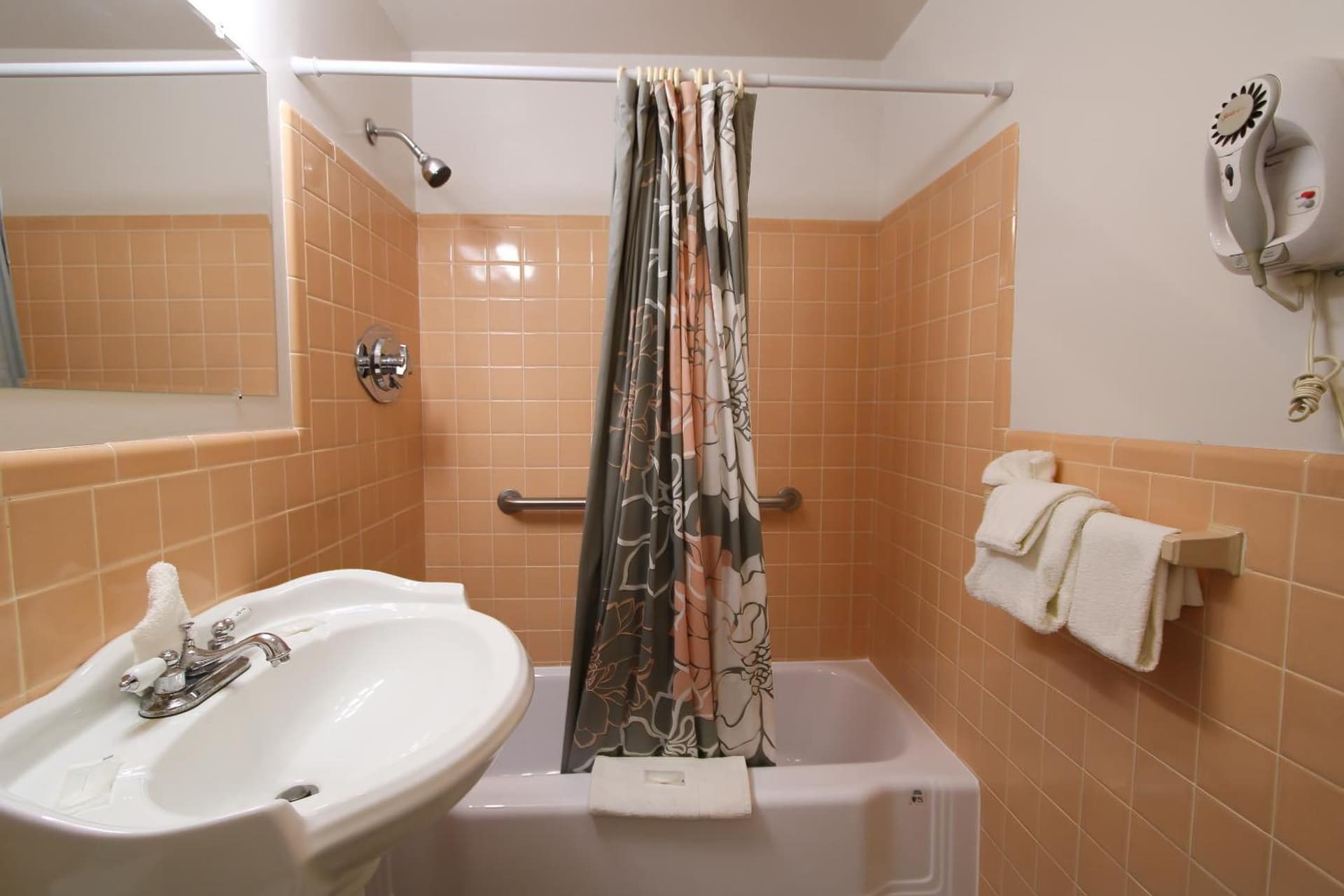Colonial Inn Seekonk gallery photo in Seekonk, MA — image 35