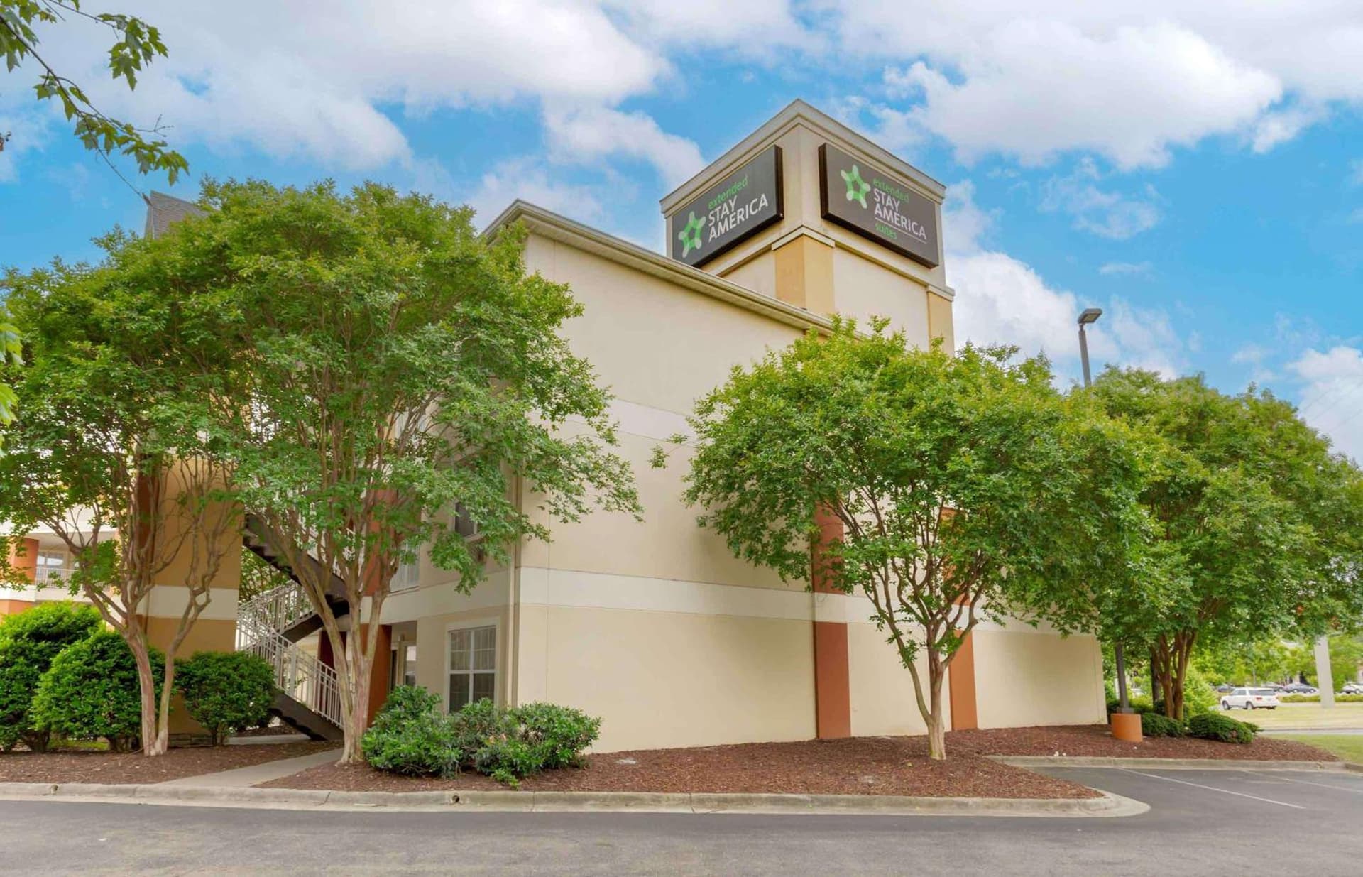 Extended Stay America Select Suites - Fayetteville - Owen Dr featured exterior or lobby in Fayetteville, NC — similar hotel