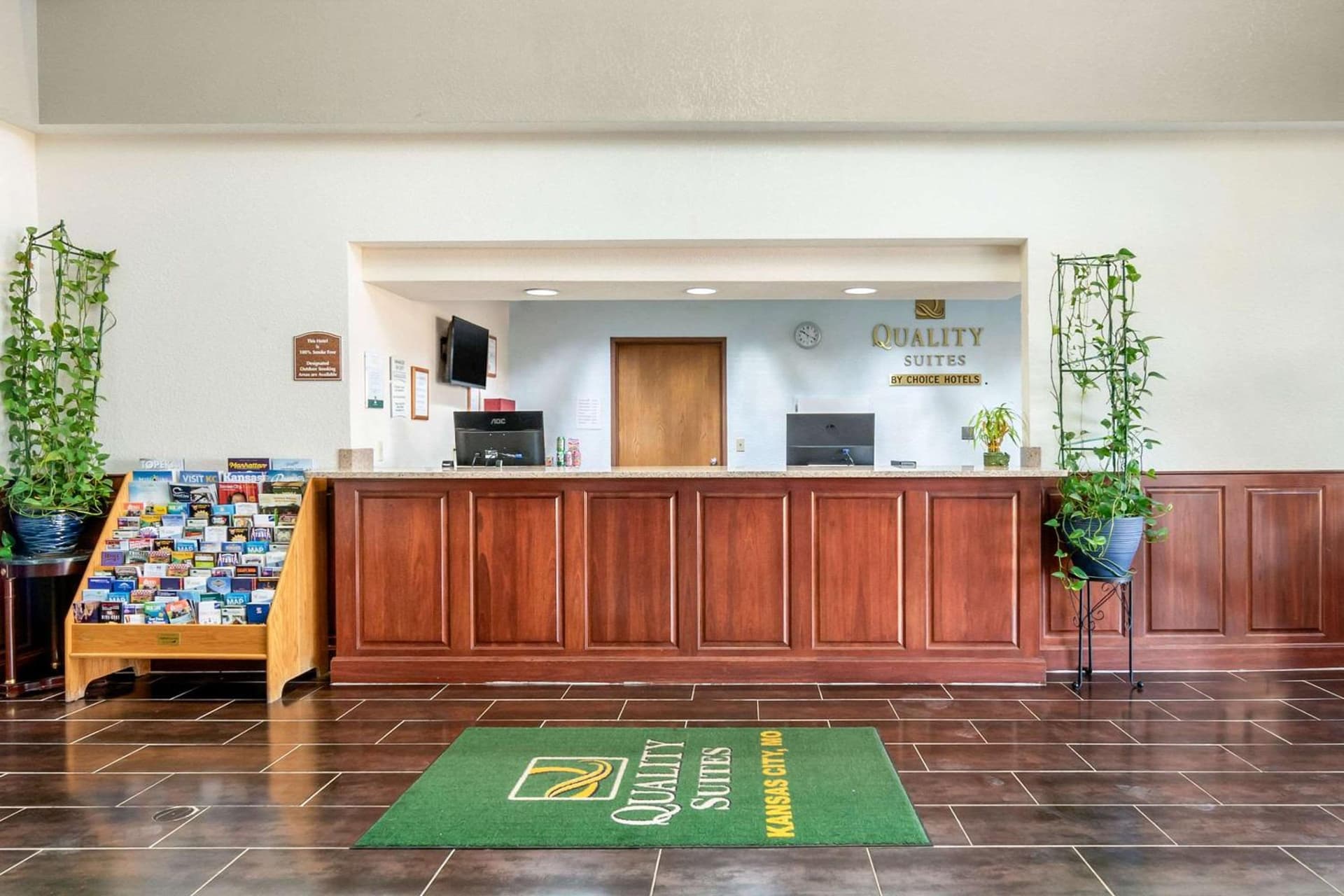 Quality Suites Kansas City International Airport property views in Kansas City, KS — gallery photo 3