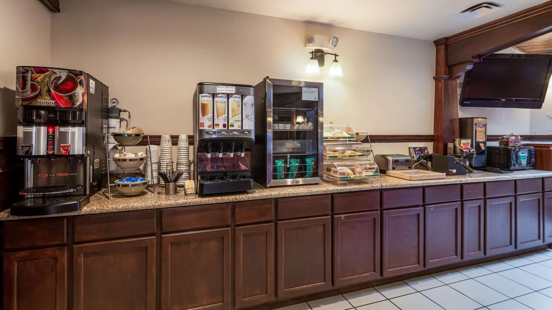SureStay Plus Hotel by Best Western Auburn property views in Auburn, IN — gallery photo 3