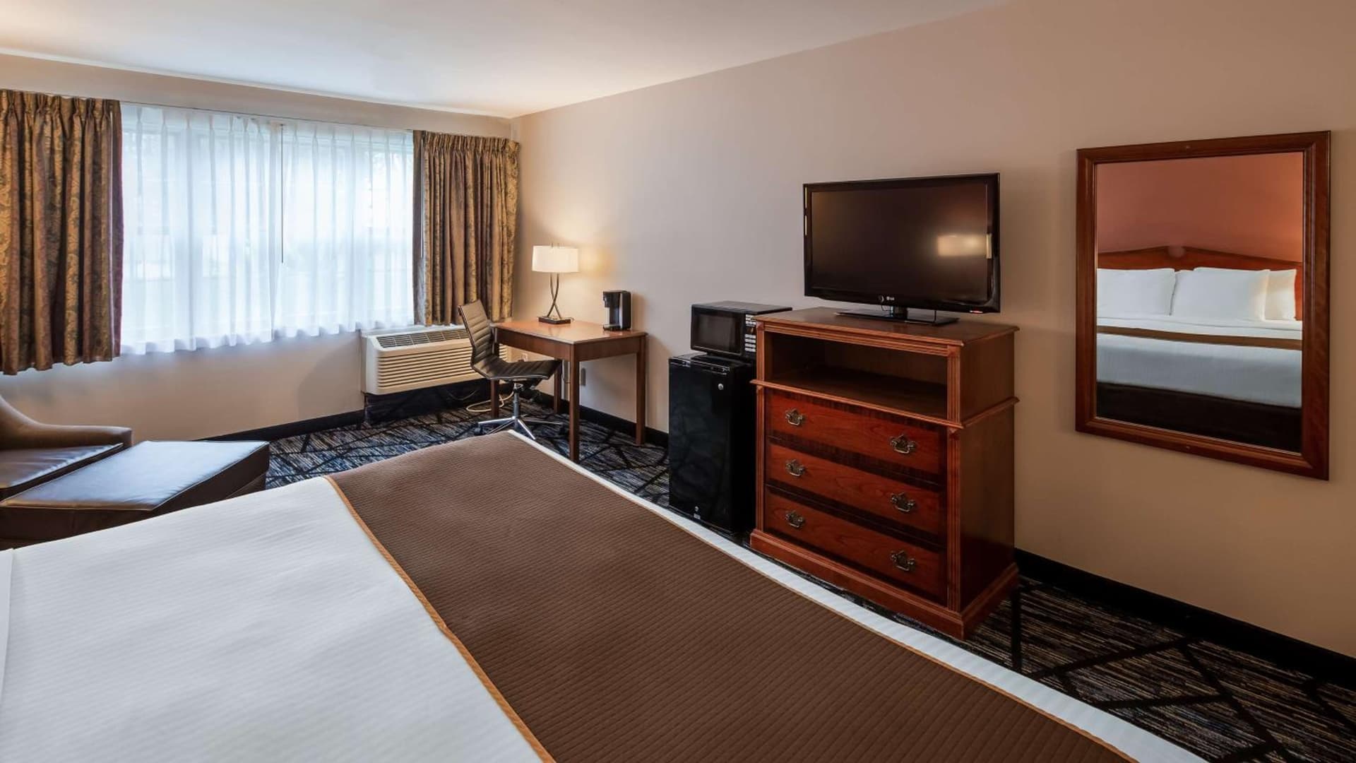 SureStay Plus Hotel by Best Western Auburn gallery photo in Auburn, IN — image 18
