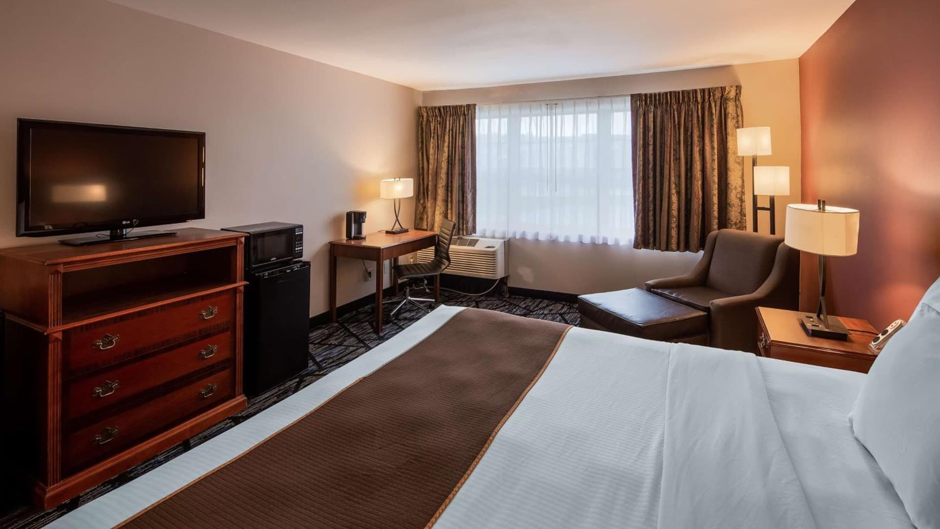 SureStay Plus Hotel by Best Western Auburn interior in Auburn, IN — gallery photo 2