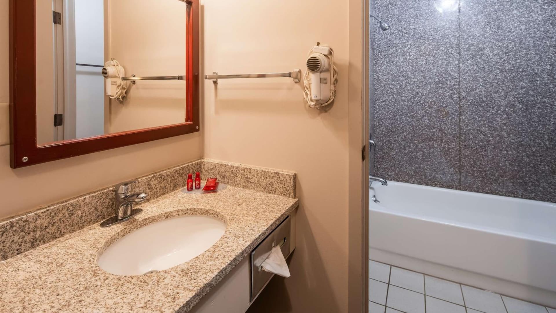 SureStay Plus Hotel by Best Western Auburn gallery photo in Auburn, IN — image 6