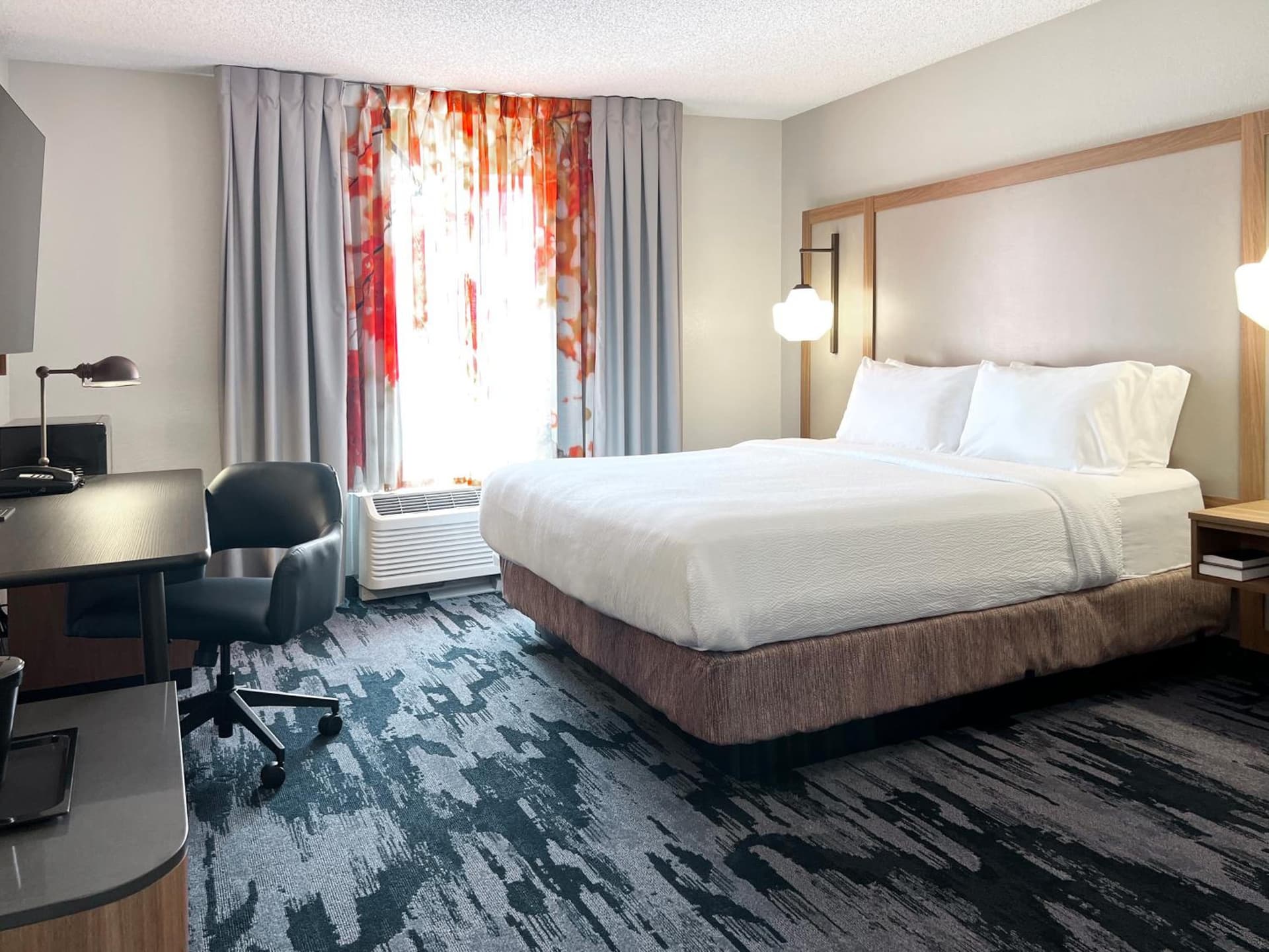 Fairfield Inn & Suites by Marriott Rogers interior in Rogers, AR — gallery photo 2