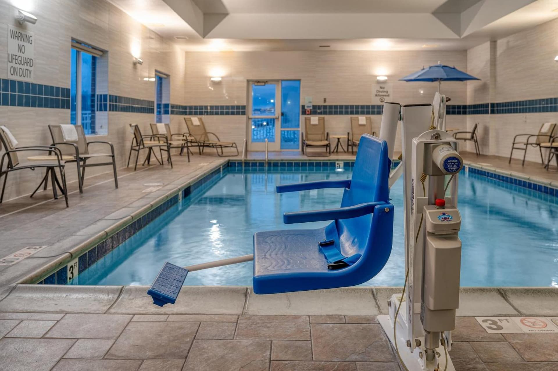 Holiday Inn Express and Suites Edwardsville by IHG gallery photo in Edwardsville, IL — image 5