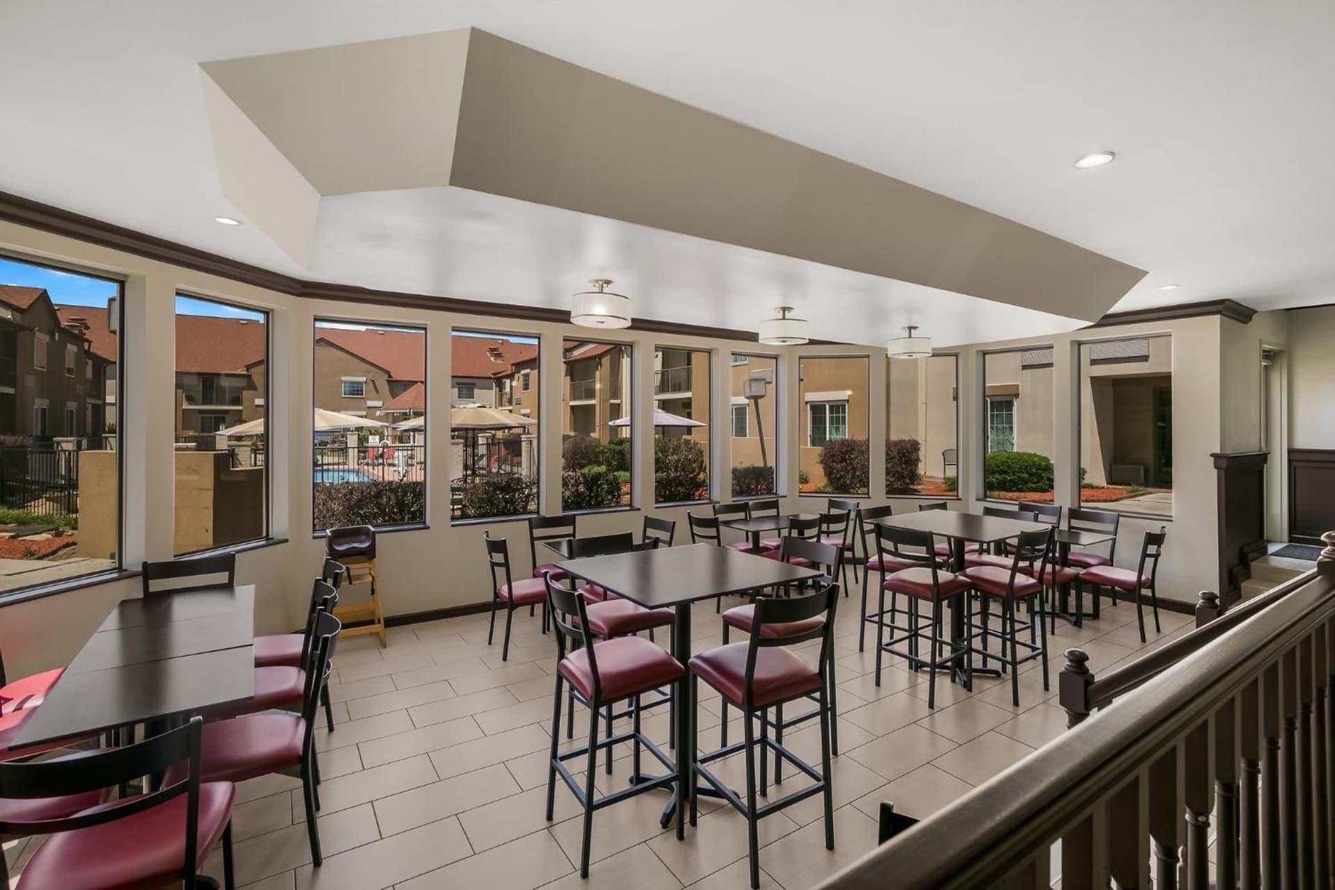 Red Roof Inn PLUS+ & Suites Knoxville West - Cedar Bluff gallery photo in Knoxville, TN — image 14