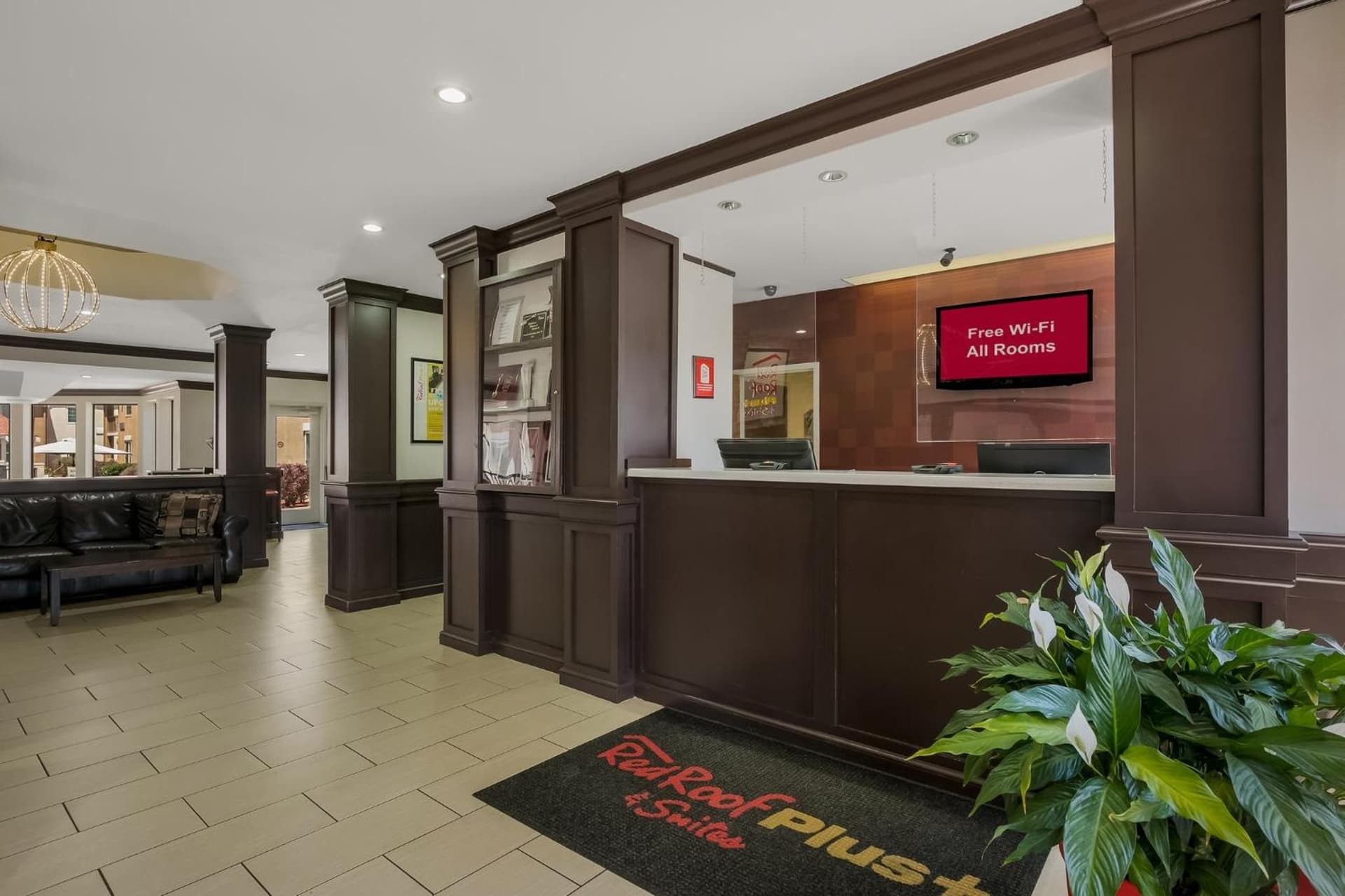 Red Roof Inn PLUS+ & Suites Knoxville West - Cedar Bluff gallery photo in Knoxville, TN — image 45