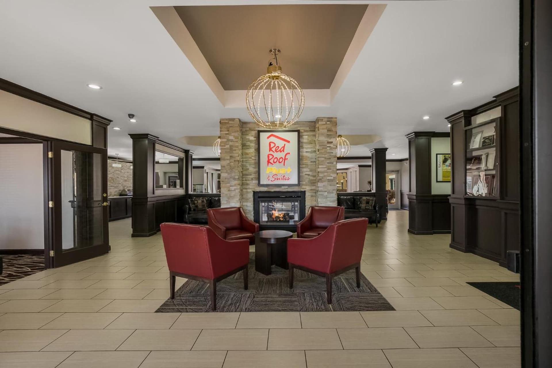 Red Roof Inn PLUS+ & Suites Knoxville West - Cedar Bluff gallery photo in Knoxville, TN — image 4