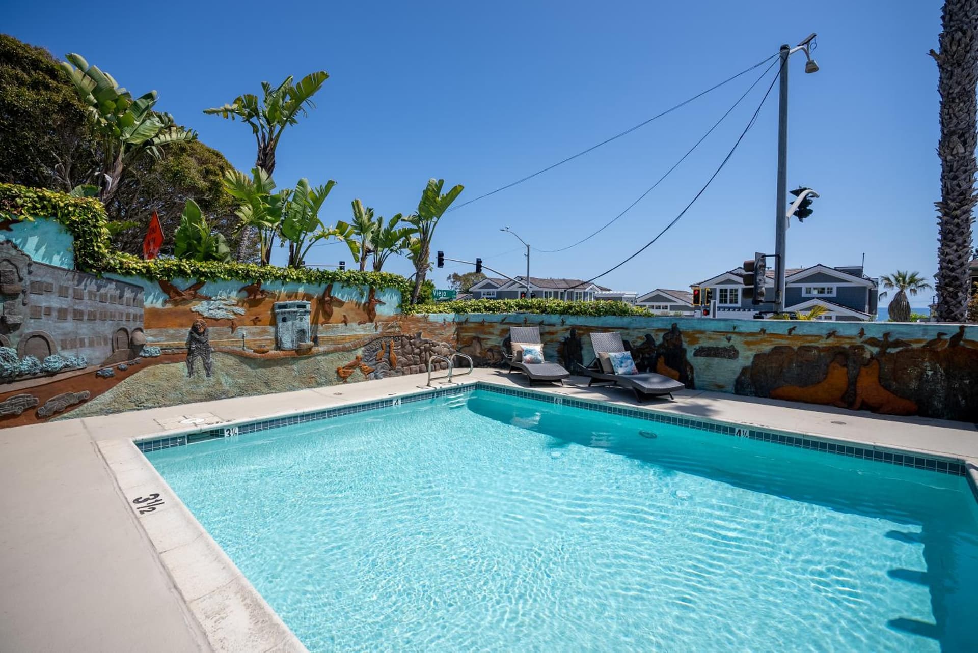 Costa Art Hotel interior in Laguna Beach, CA — gallery photo 2