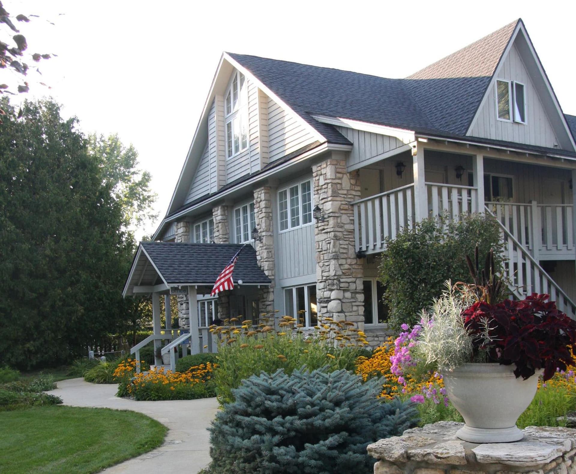 Country House Resort property views in Sister Bay, WI — gallery photo 3