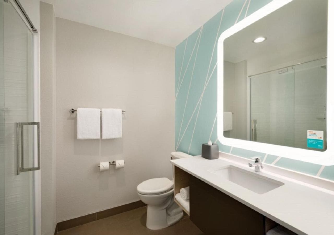 avid Hotel Sioux City - Downtown by IHG gallery photo in Sioux City, IA — image 9