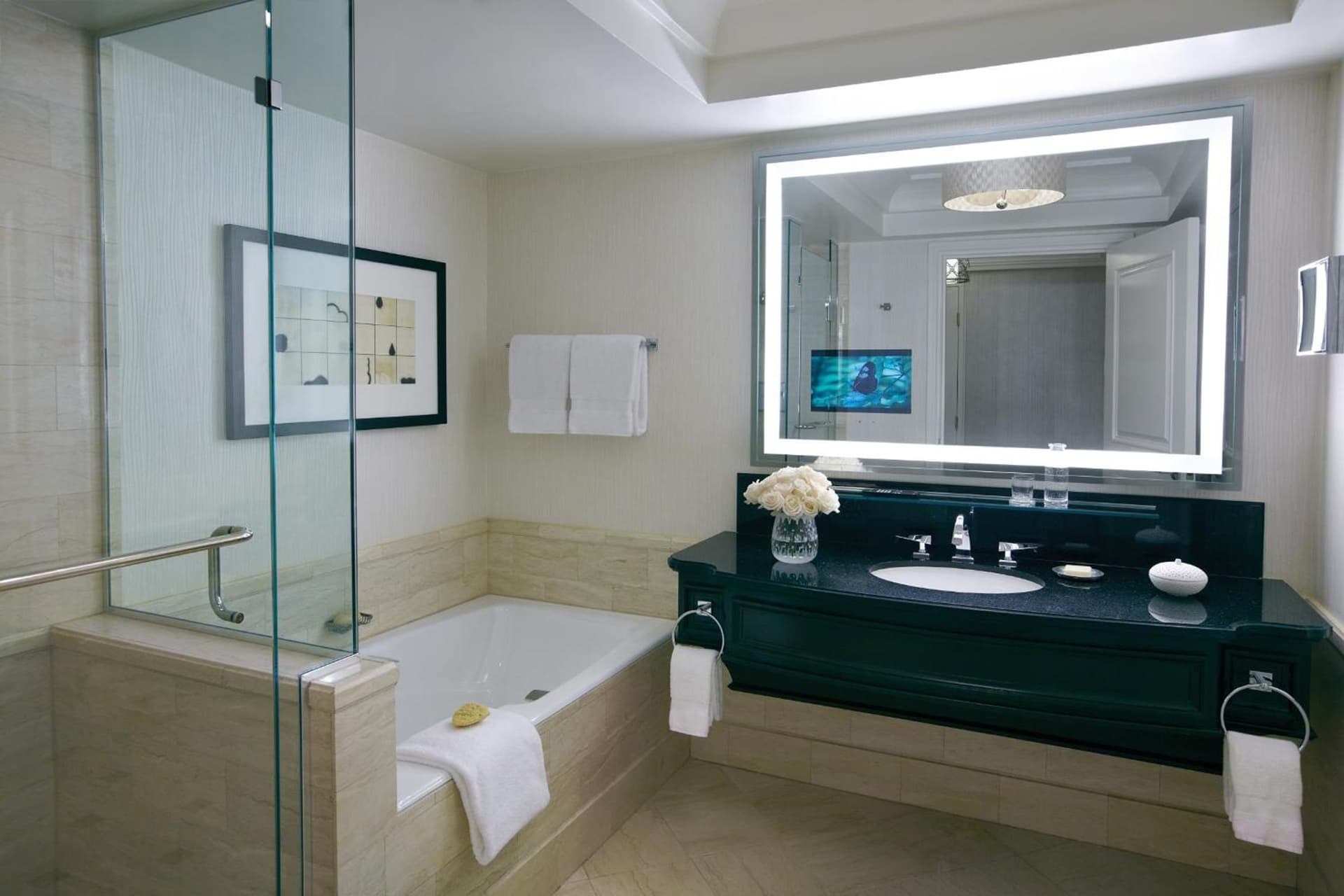 Four Seasons Hotel Las Vegas gallery photo in Las Vegas, NV — image 4