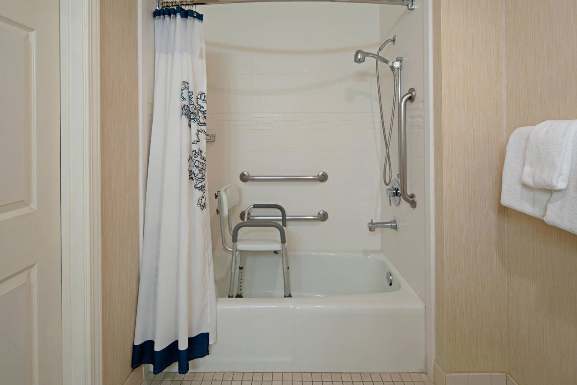 Staybridge Suites Oxnard - River Ridge by IHG gallery photo in Oxnard, CA — image 10