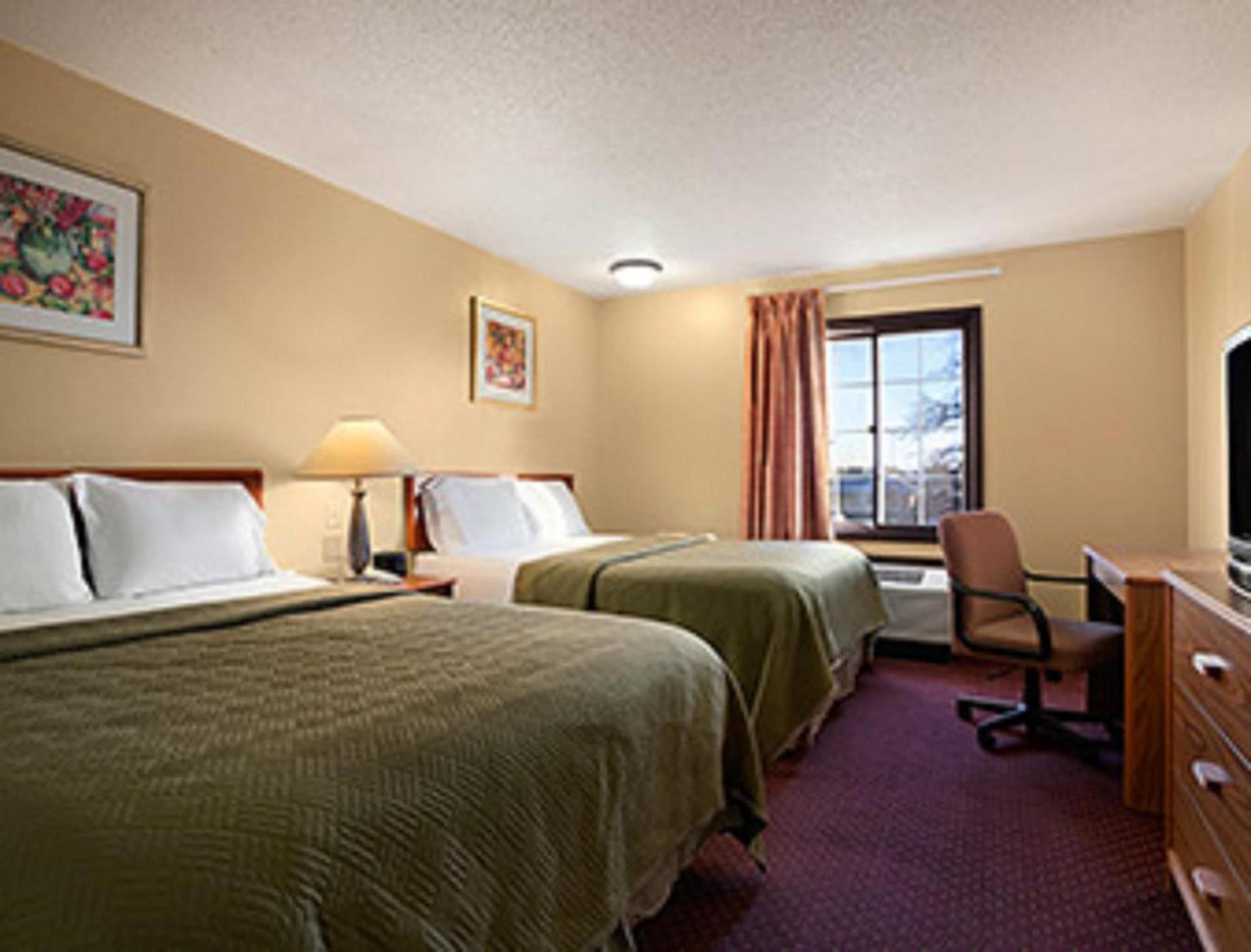 The Sage Hotel interior in Muscatine, IA — gallery photo 2
