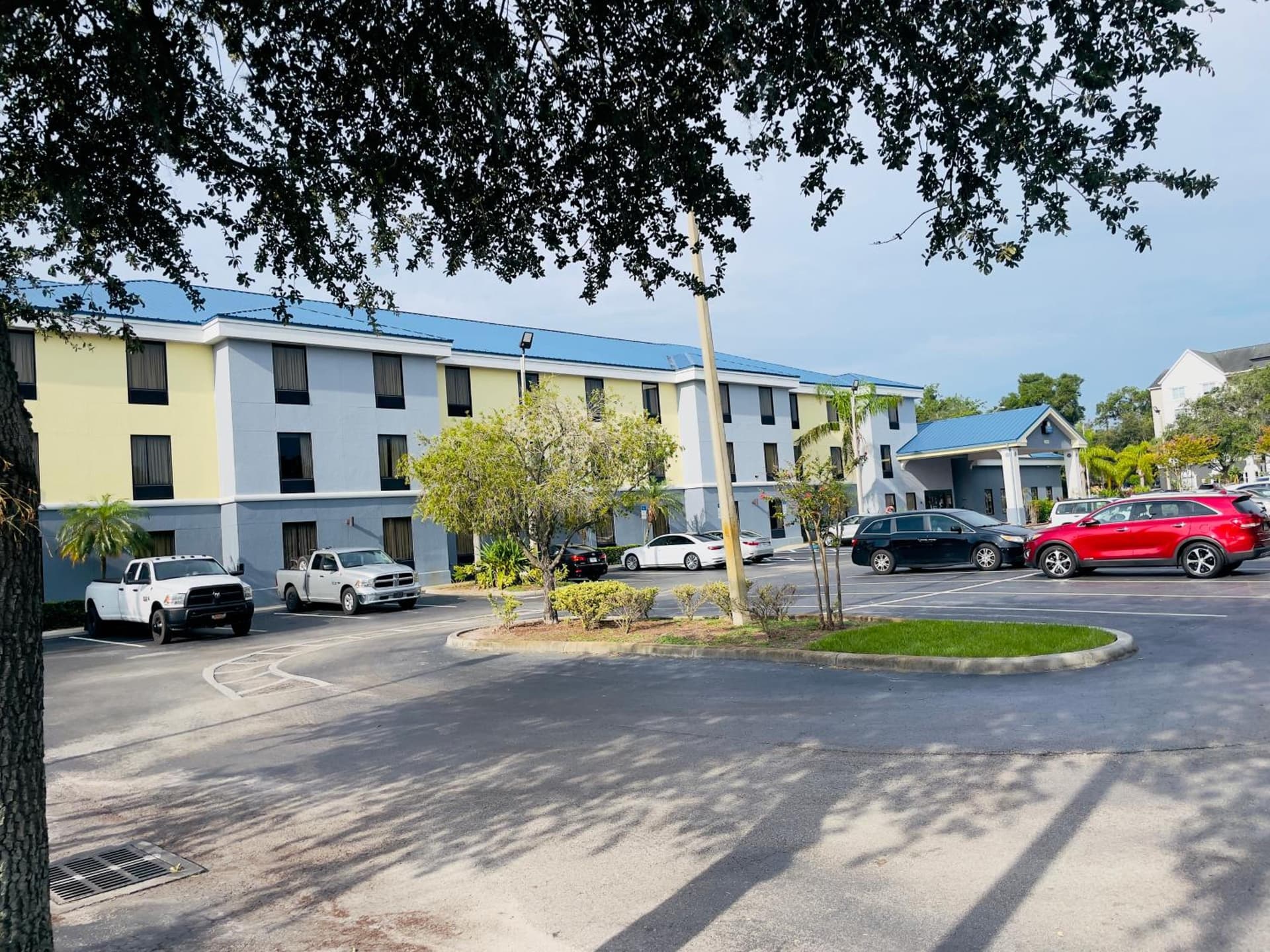 Days Inn & Suites by Wyndham Lakeland gallery photo in Lakeland, FL — image 111