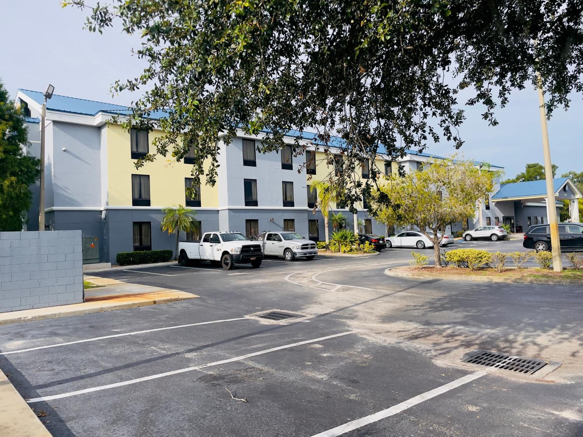 Days Inn & Suites by Wyndham Lakeland gallery photo in Lakeland, FL — image 13