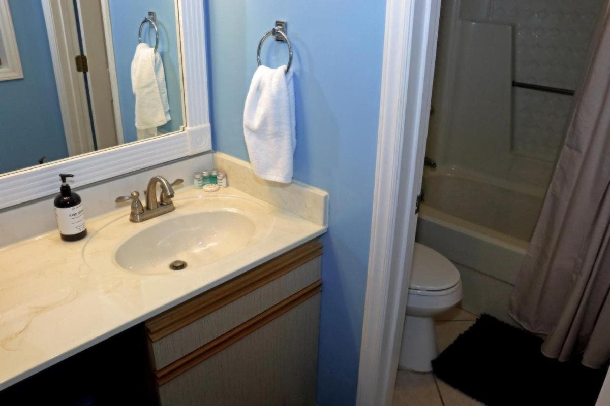 Golf/ Beach Penthouse Condo interior in Sunset Beach, NC — gallery photo 2