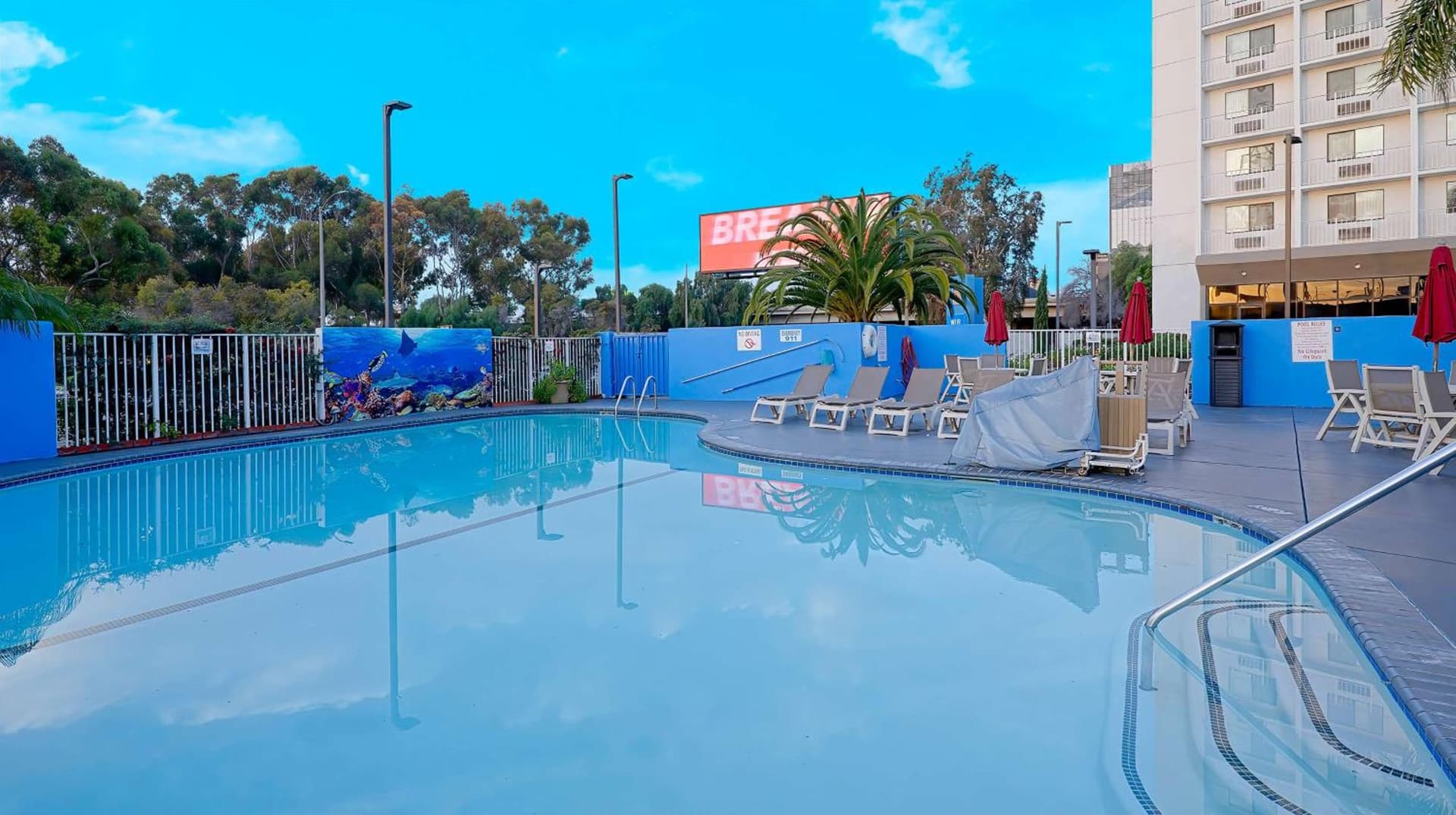 Suites Los Angeles CA Los Angeles LAX gallery photo in Inglewood, CA — image 4