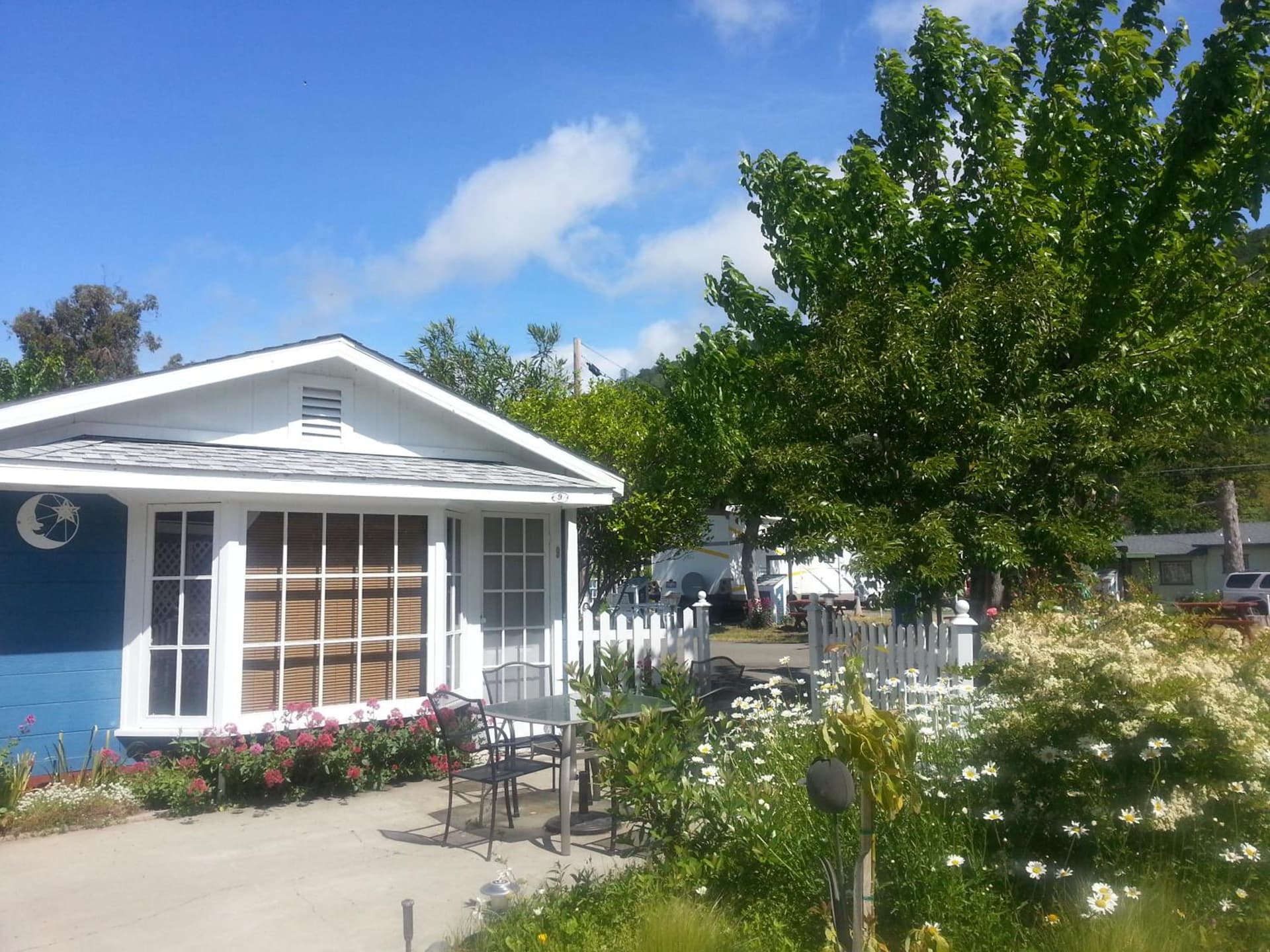 Lake Place Resort featured exterior or lobby in Glenhaven — similar hotel