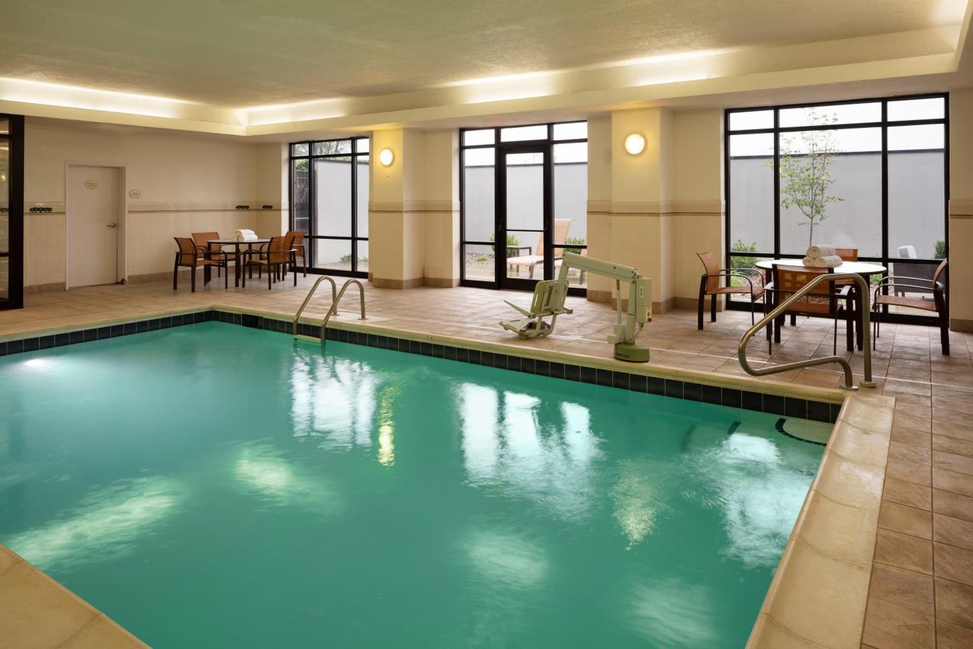 Courtyard Louisville Airport property views in Louisville, KY — gallery photo 3