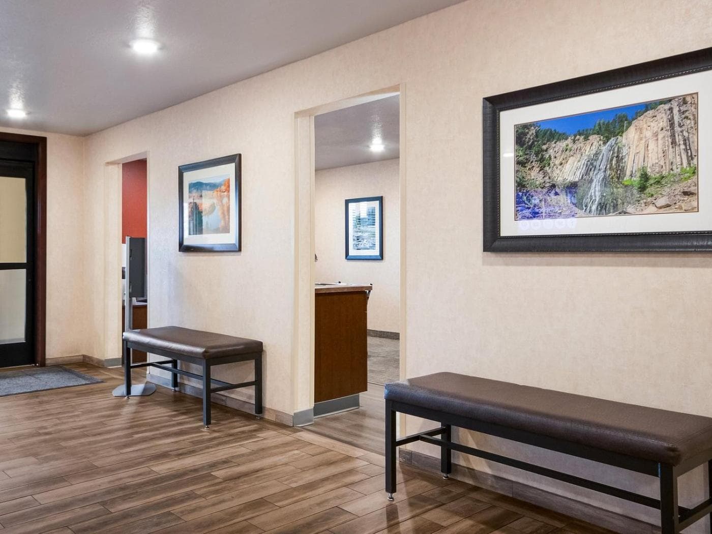 La Quinta Inn & Suites by Wyndham Greenville Woodruff Rd gallery photo in Greenville, SC — image 5