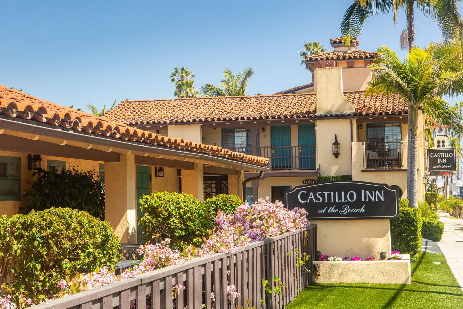 Castillo Inn at the Beach interior in Santa Barbara, CA — gallery photo 2
