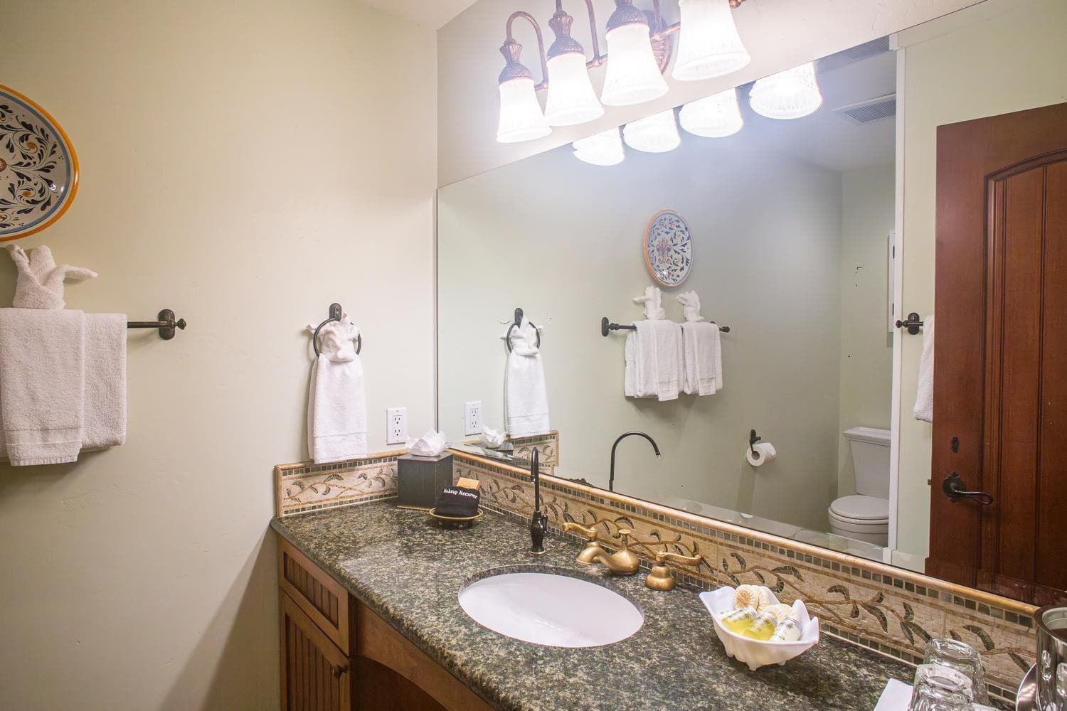 Castillo Inn at the Beach gallery photo in Santa Barbara, CA — image 42