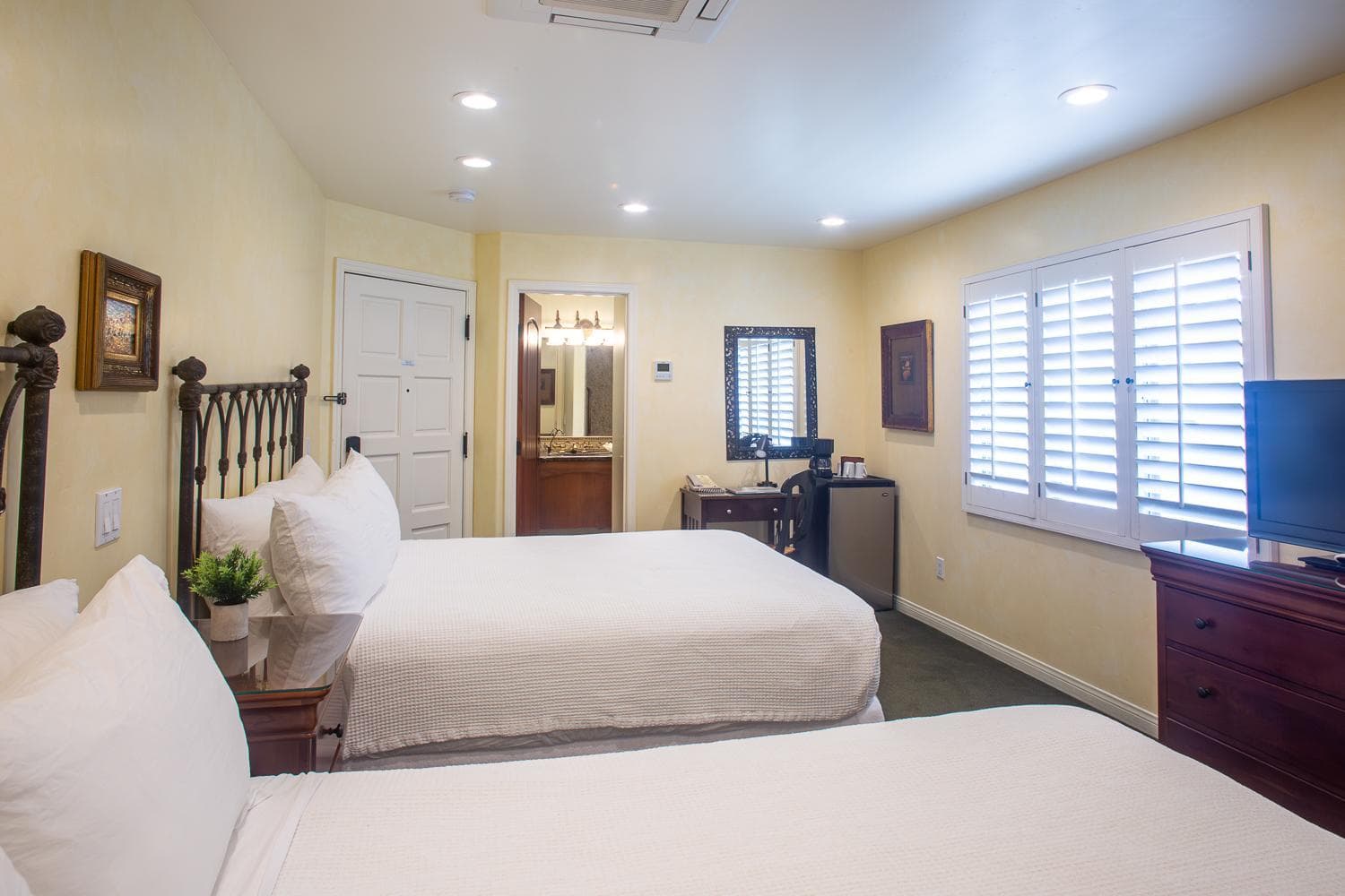 Castillo Inn at the Beach gallery photo in Santa Barbara, CA — image 23