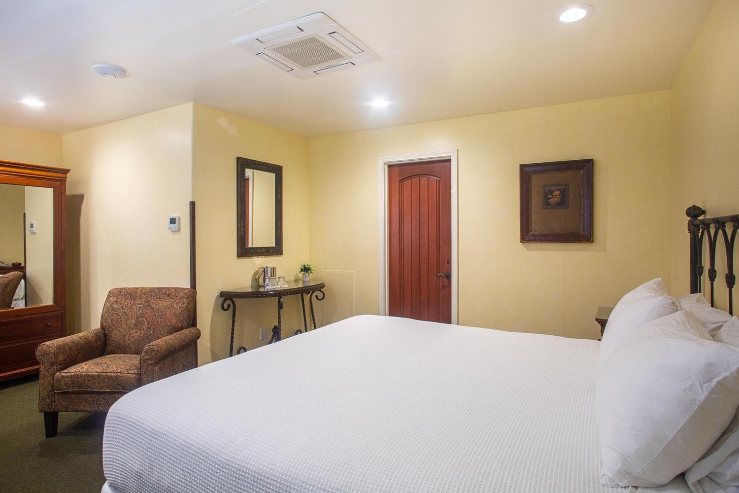 Castillo Inn at the Beach gallery photo in Santa Barbara, CA — image 37