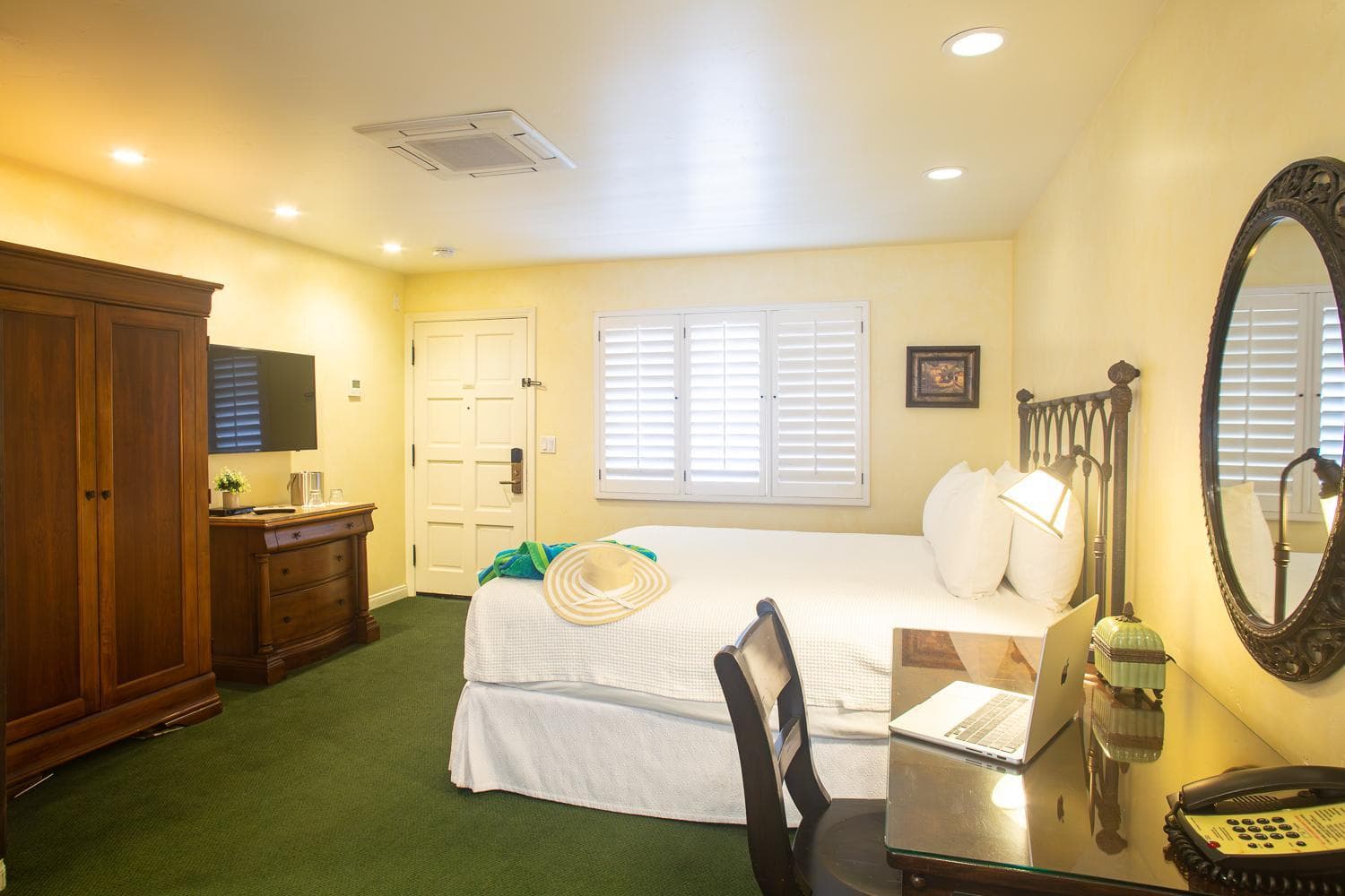 Castillo Inn at the Beach gallery photo in Santa Barbara, CA — image 12
