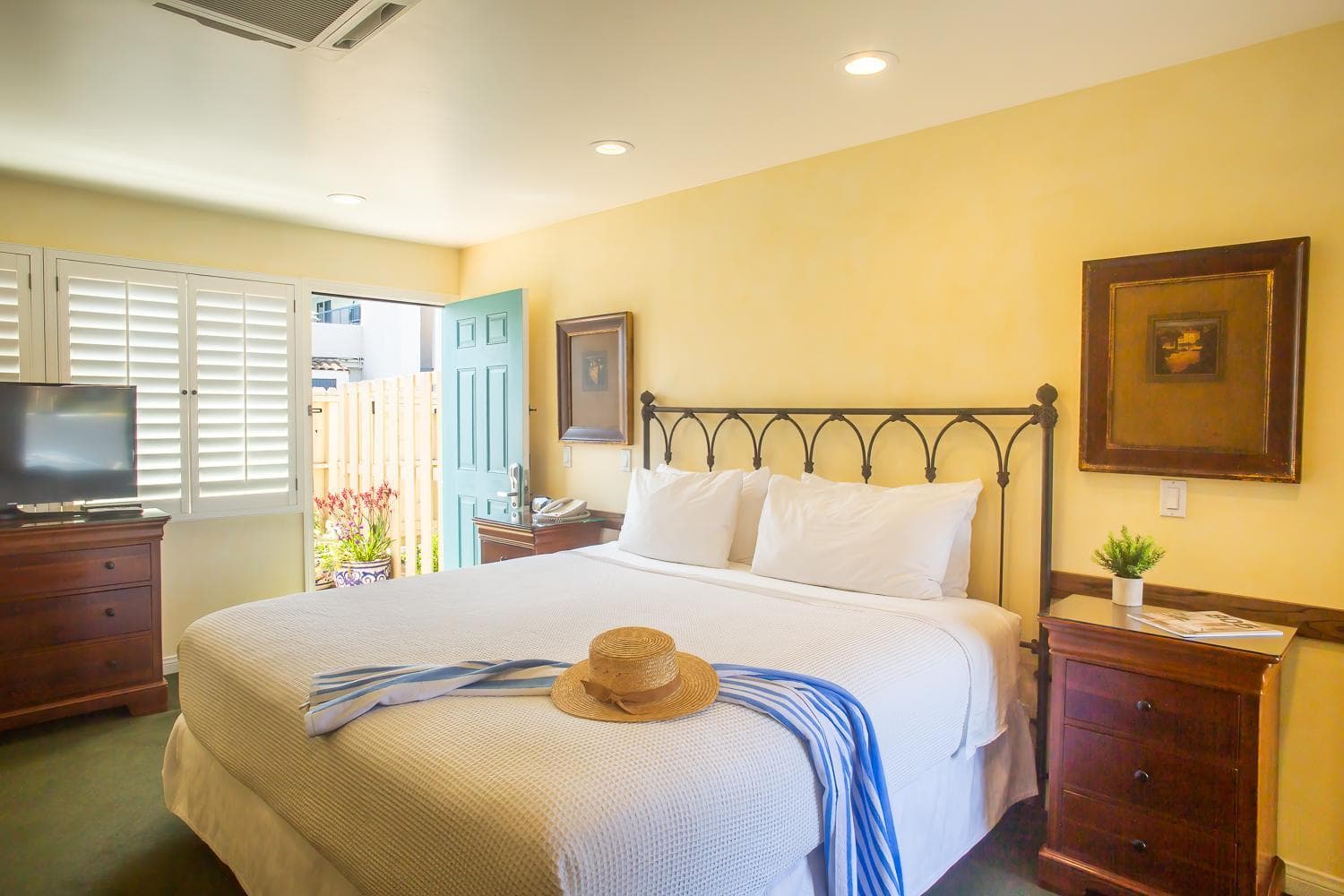 Castillo Inn at the Beach gallery photo in Santa Barbara, CA — image 6