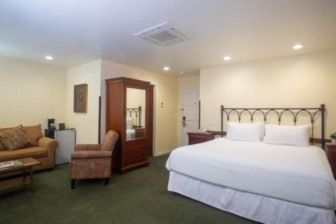 Castillo Inn at the Beach gallery photo in Santa Barbara, CA — image 13